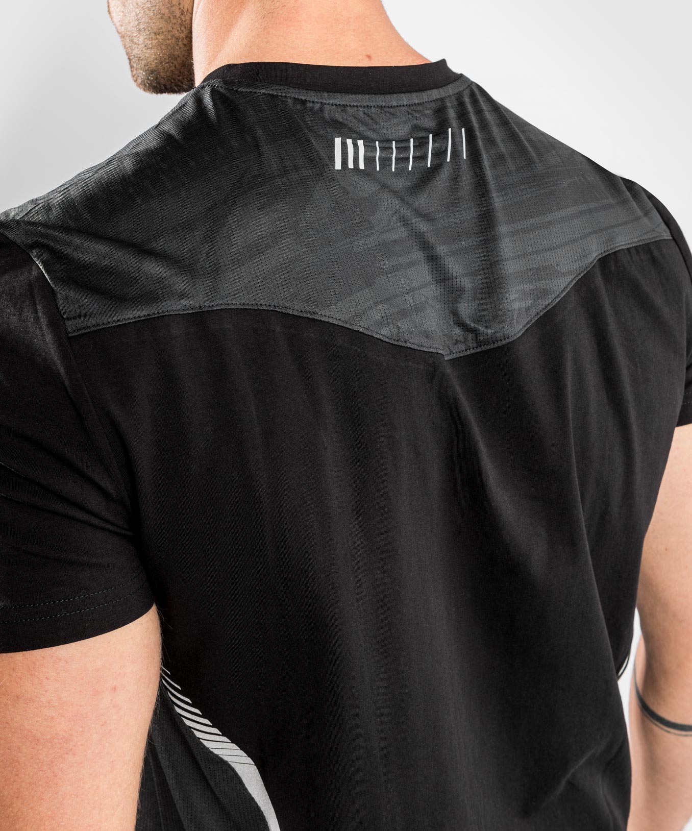 Camiseta Venum Tempest 2.0 - Negro/Gris