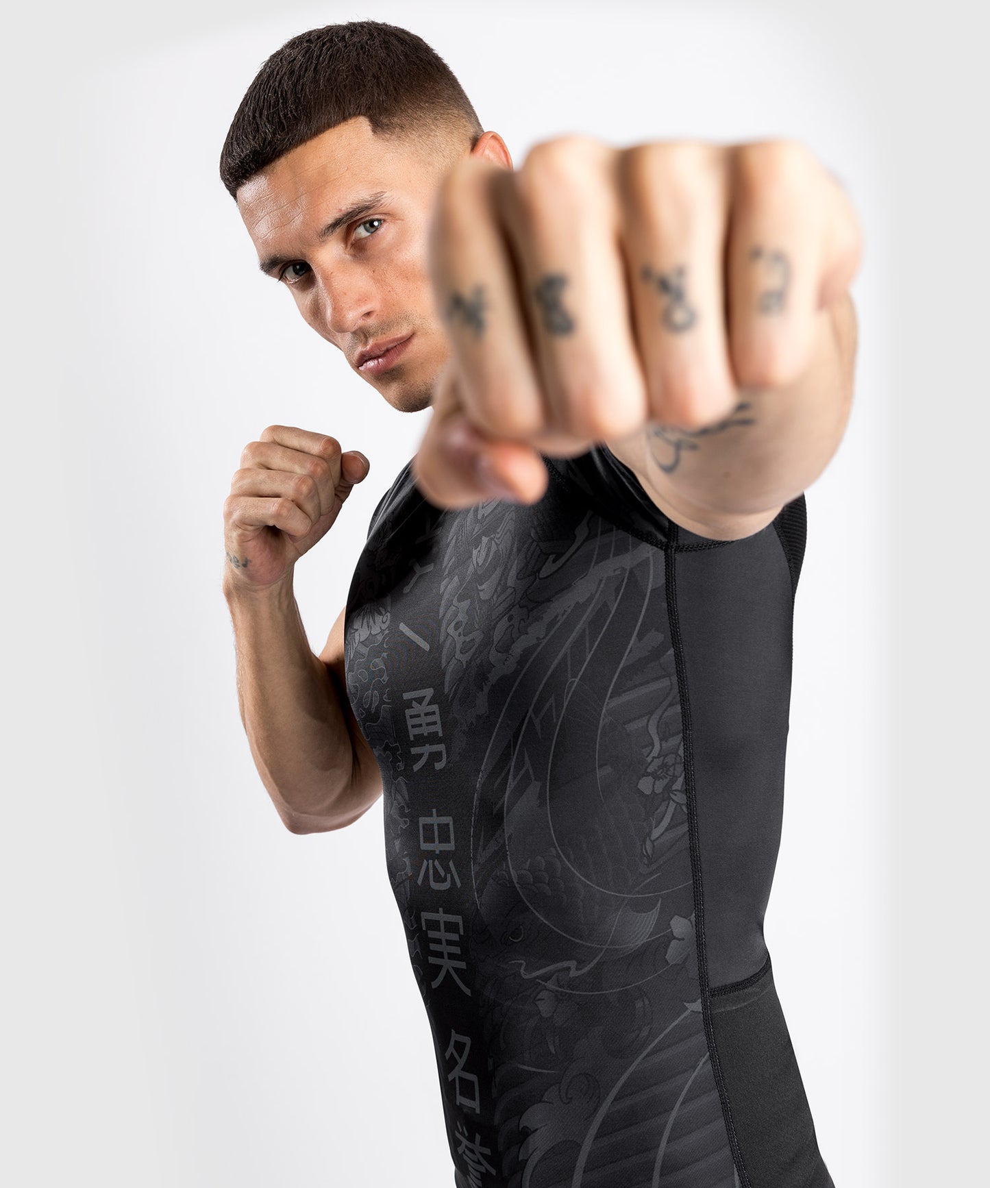 Camiseta de compresión Venum YKZ21 - Manga Corta - Negro/Negro