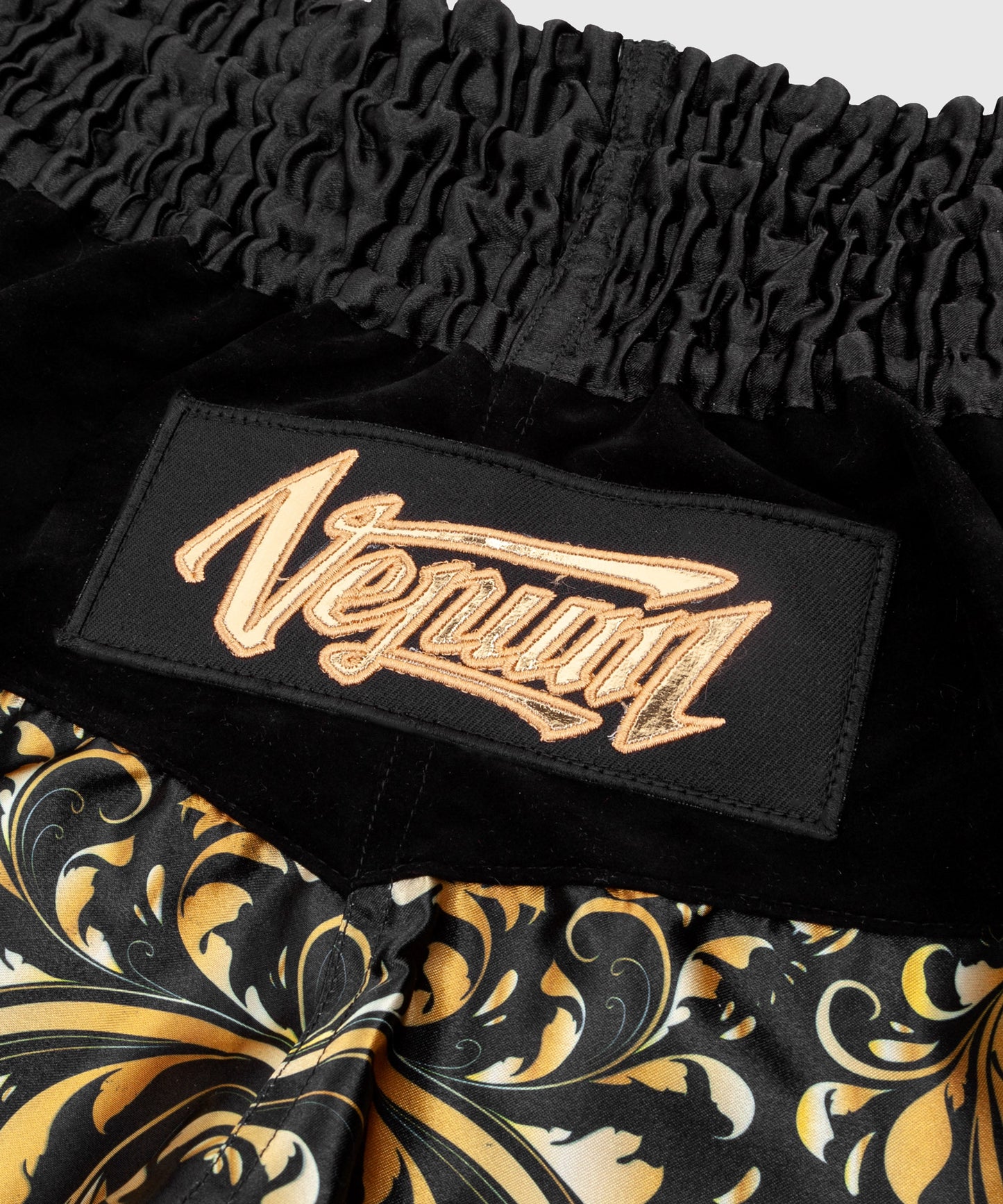 Short de Muay Thai Venum Absolute - Negro/Oro - Exclusivo
