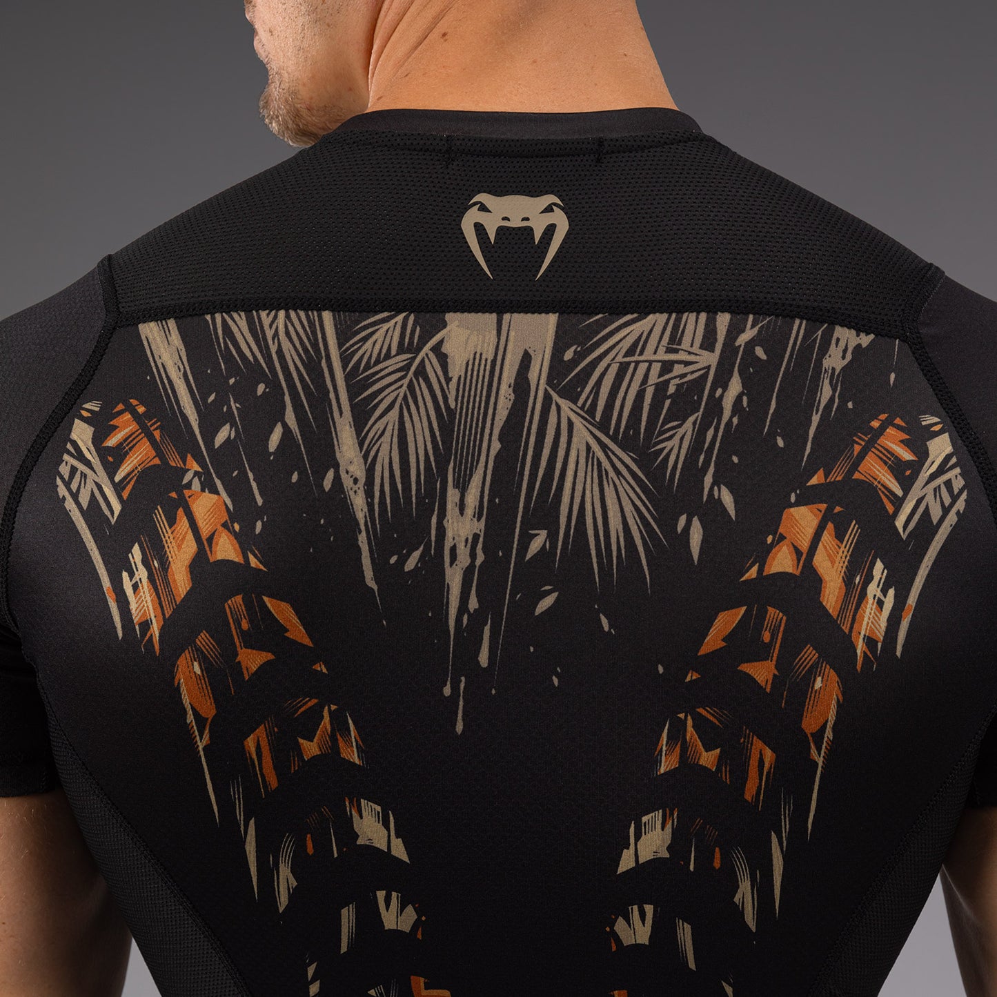 Venum Tiger Rashguard de Manga Corta para Hombre - Negro/Naranja Neón