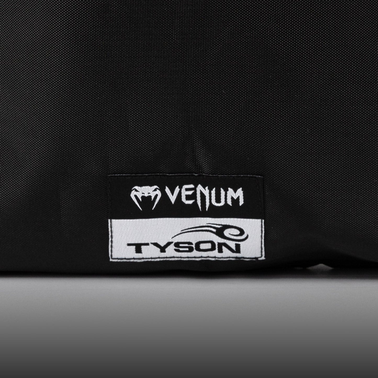 Venum Mike Tyson Replica Guantes de Boxeo - Negro Intenso/Blanco Óptico
