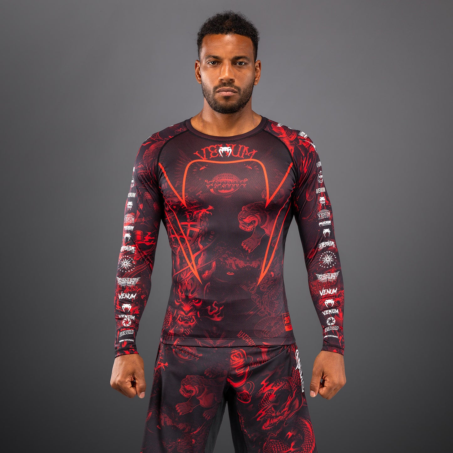 Venum 20th Anniversary Rashguard Manga Larga - Negro/Rojo