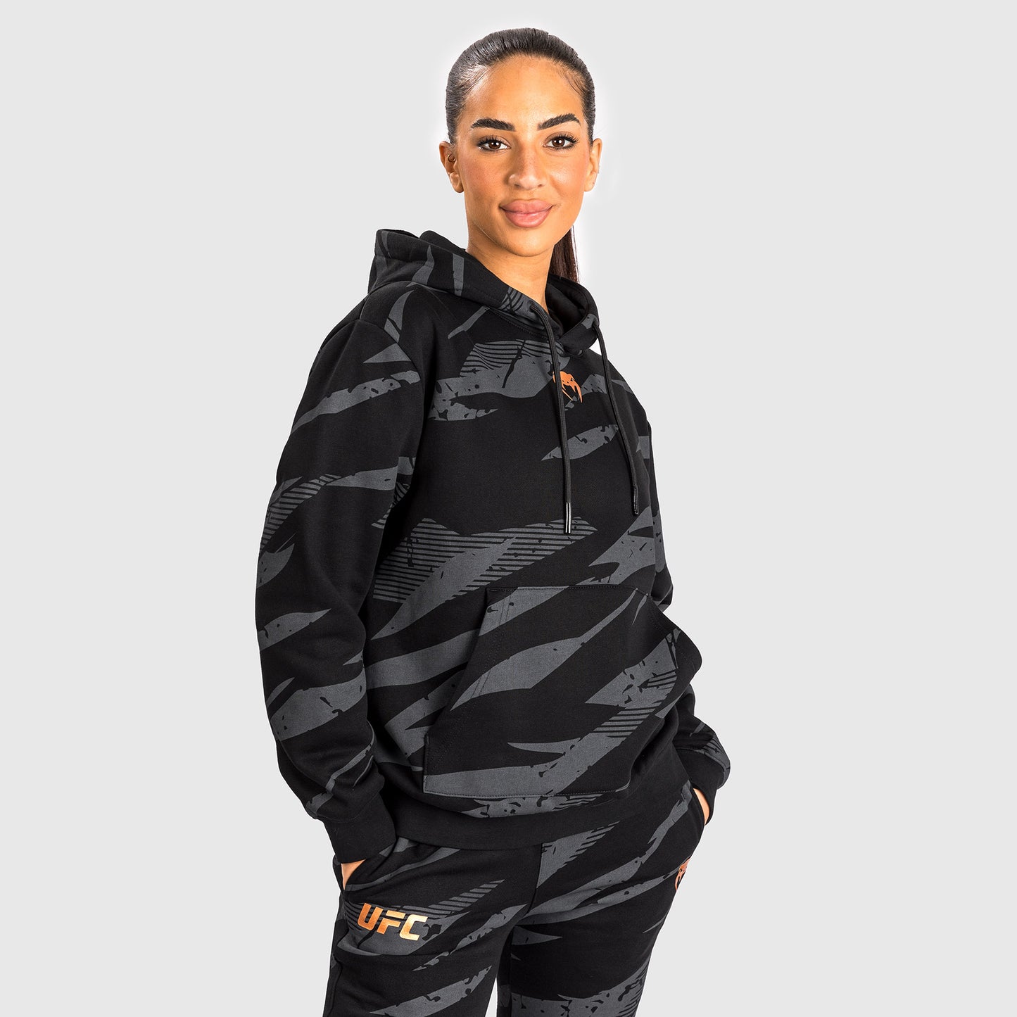 UFC Adrenaline By Venum Fight Week Sudadera Con Capucha para Mujer - Urban Camo