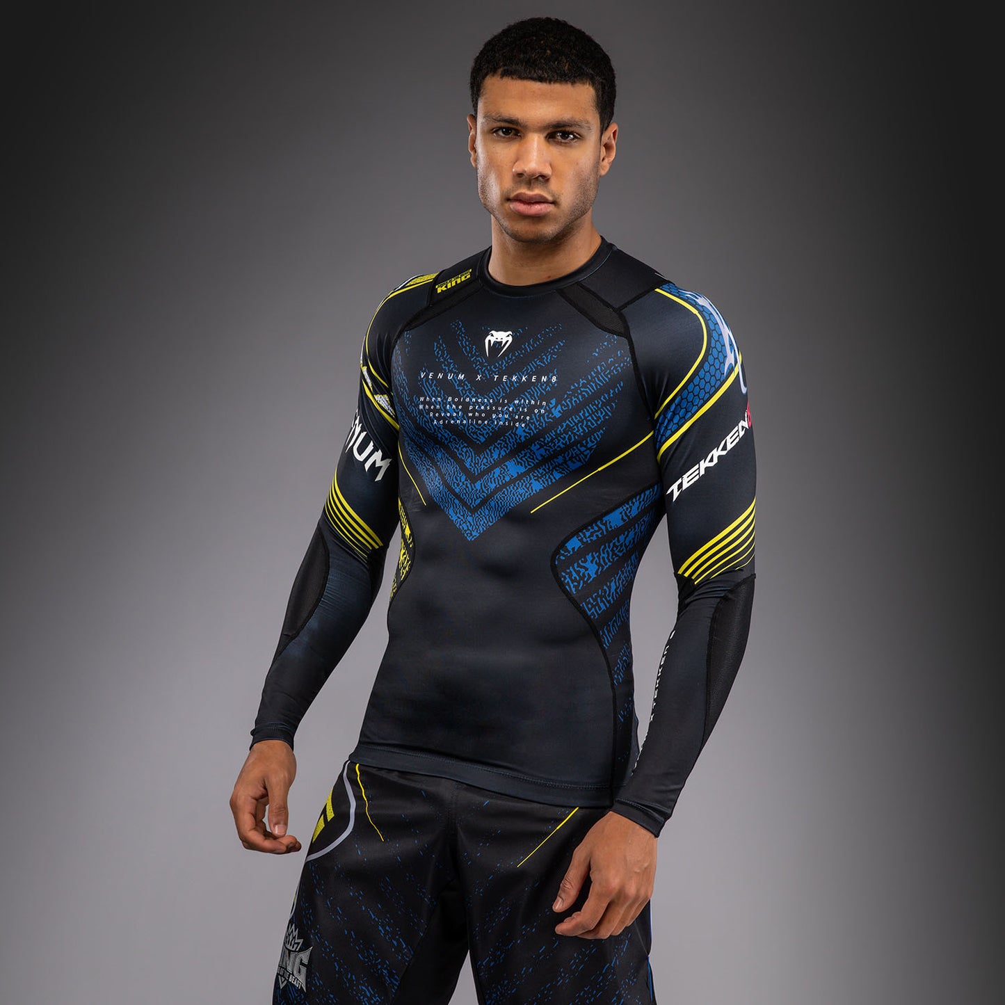 Venum x TEKKEN 8 Rashguard Manga Larga King - Negro/Amarillo