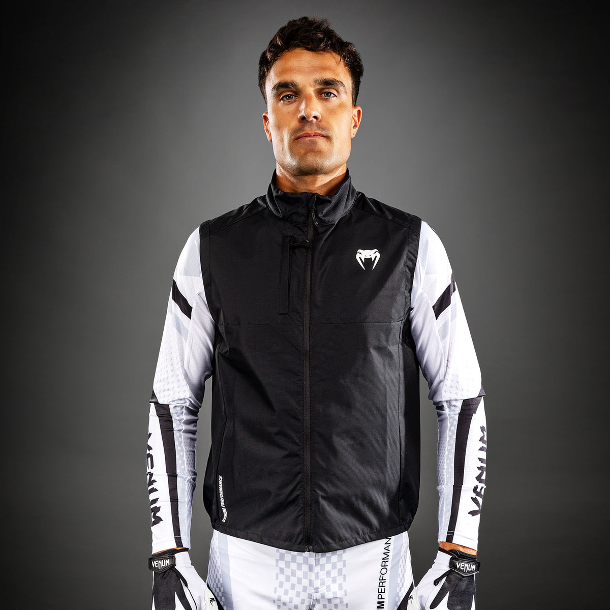 Venum MX Basics Cortavientos sin mangas - Negro/Blanco