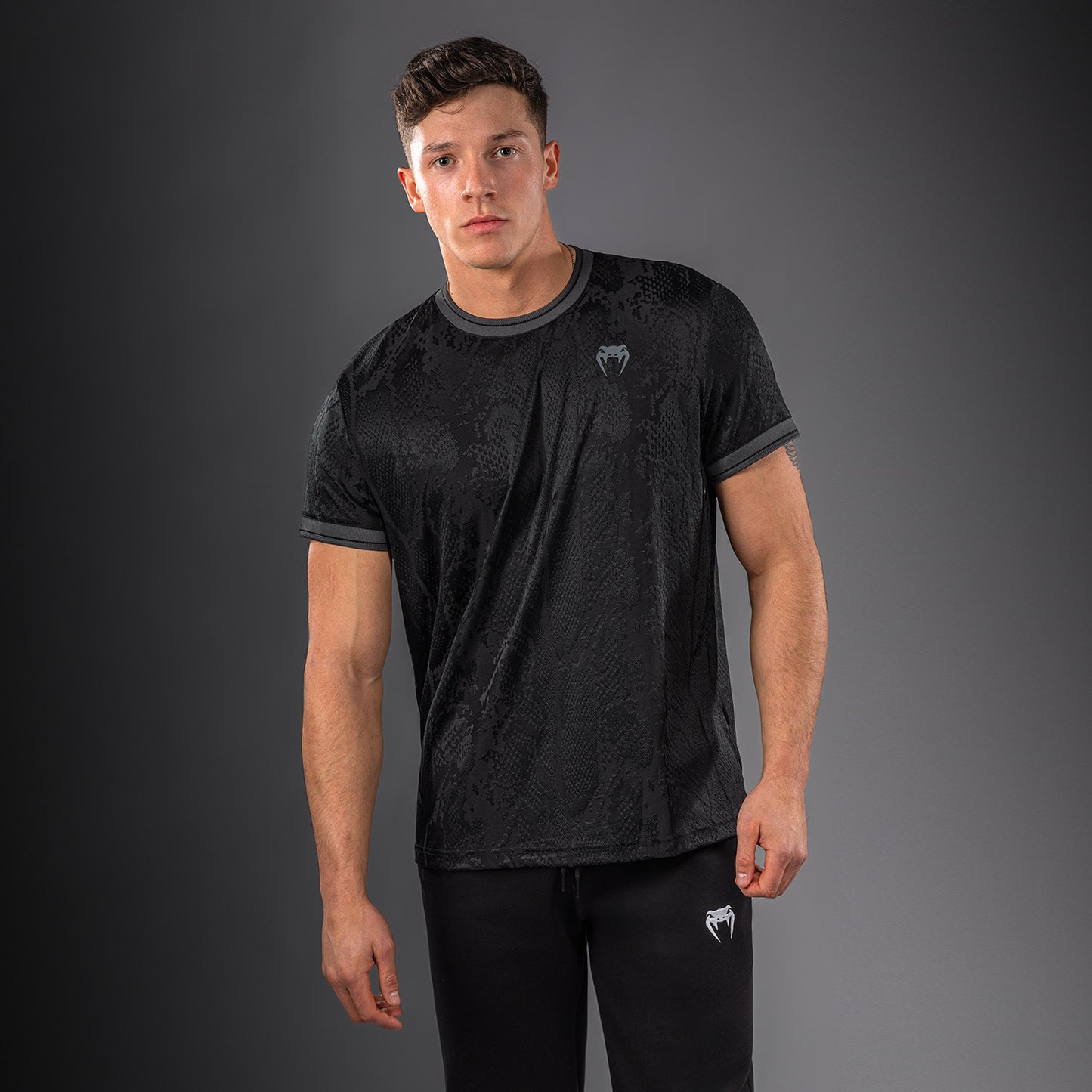 Venum Aegis Camiseta Dry Tech – Negro