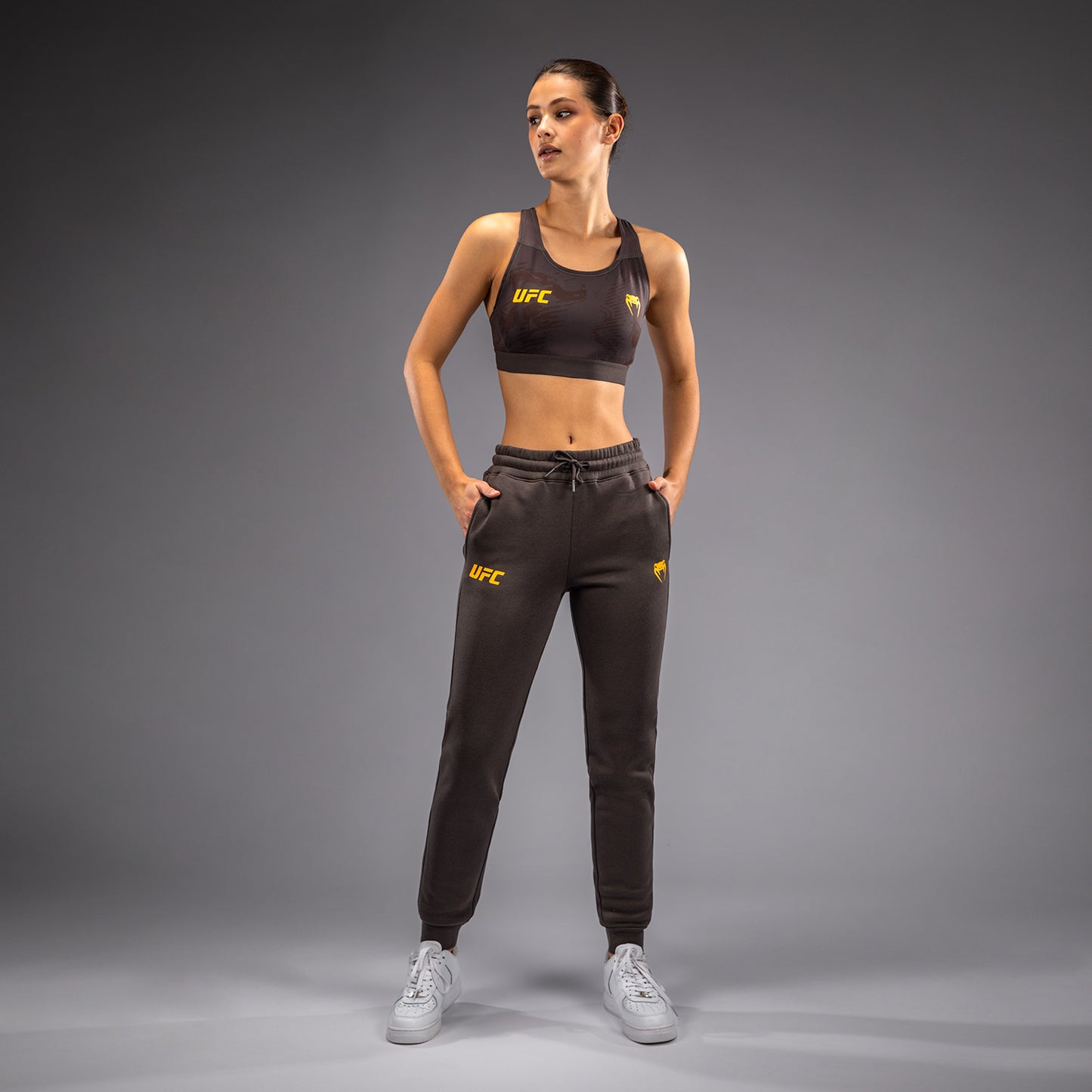 UFC Fusion by Venum Fight Week Pantalón de Algodón para Mujer - Solid Marrón tierra