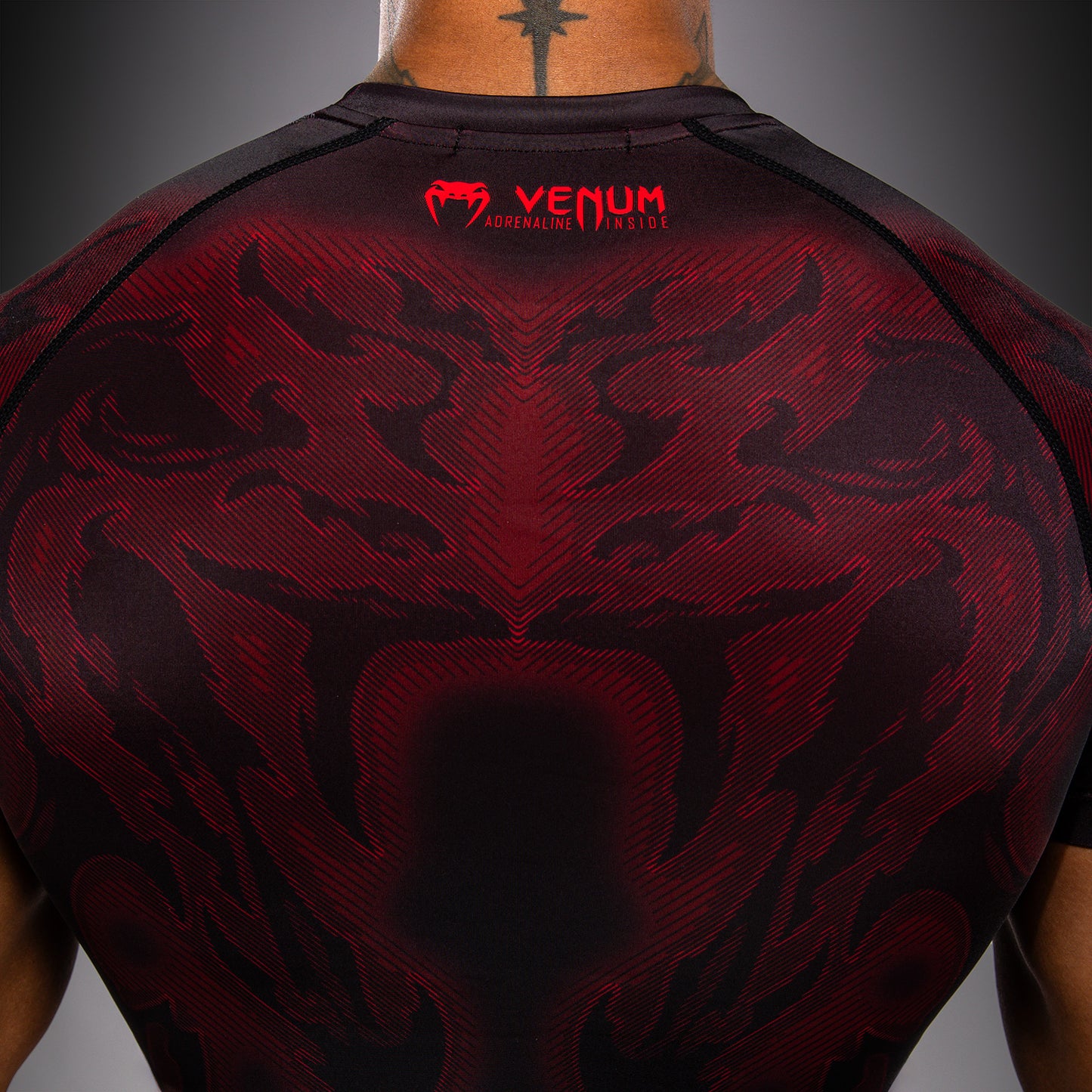 Venum Spectre Rashguard Manga Corta – Negro/Rojo