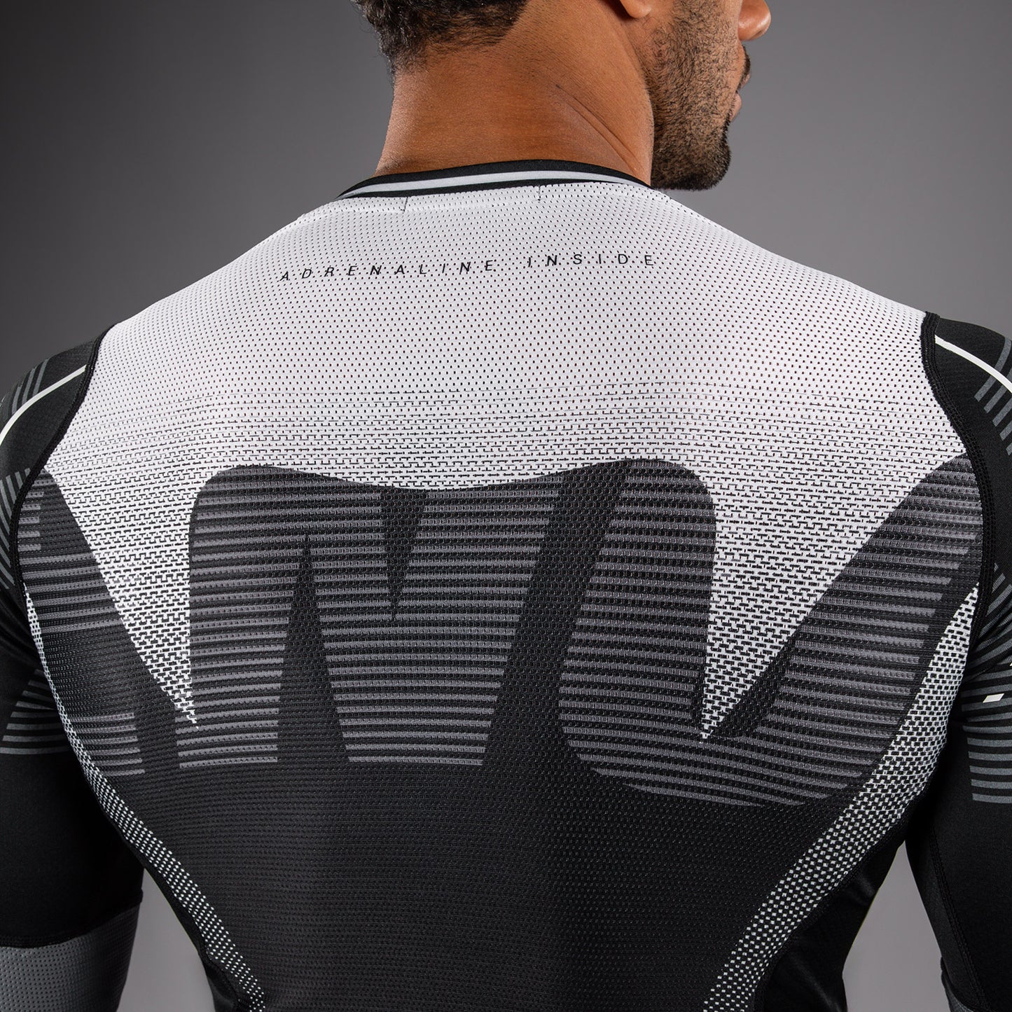 Venum Adrenaline Rashguard de Manga Larga – Negro/Gris Plateado