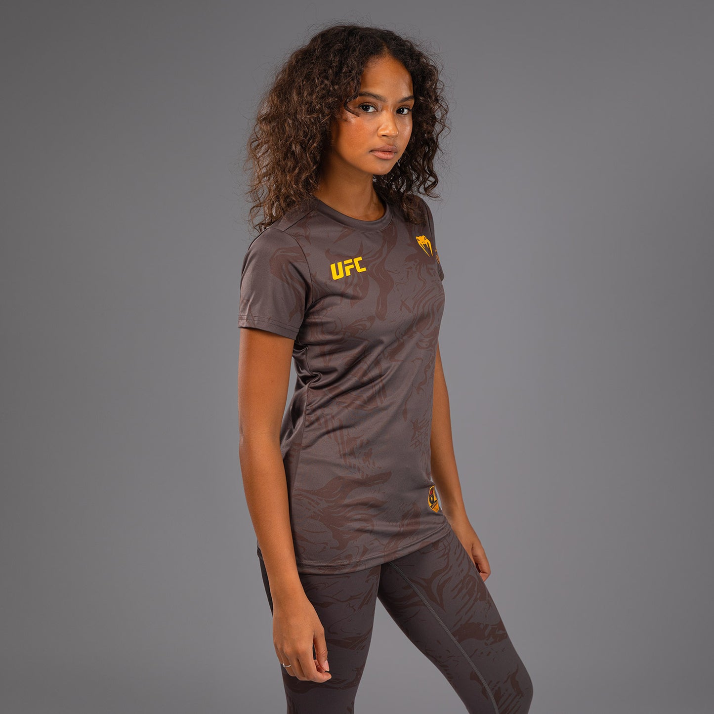 UFC Fusion by Venum Fight Week Camiseta Dry-Tech para Mujer - Marrón tierra