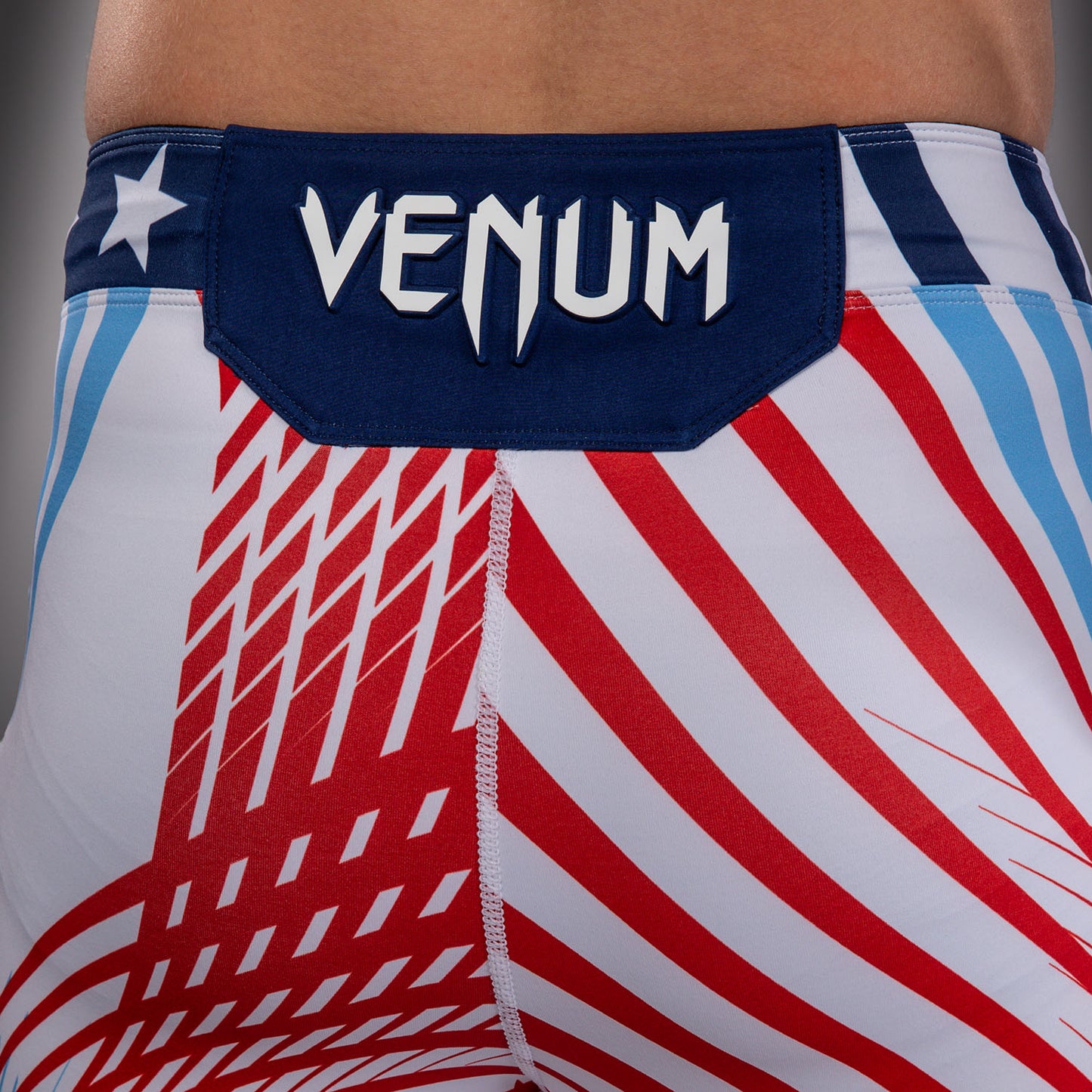 Official UFC Freedom 250 by Venum Authentic Fight Night Vale Tudo Shorts para hombre - Blanco