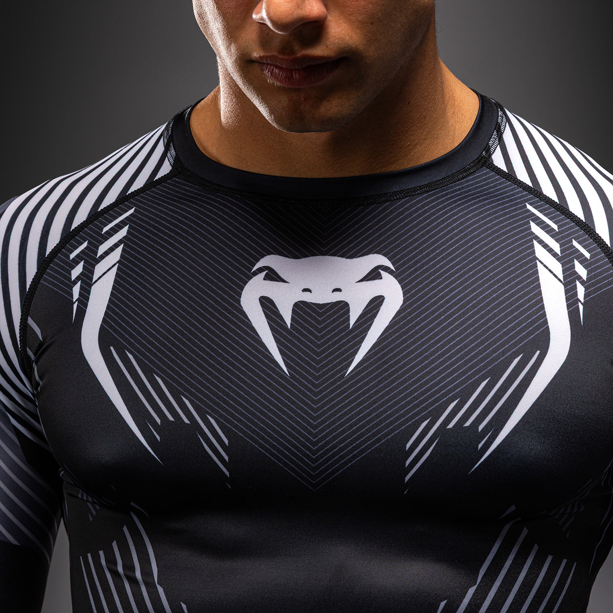 Venum No-Gi 6.0 Rashguard Manga Larga - Negro/Blanco