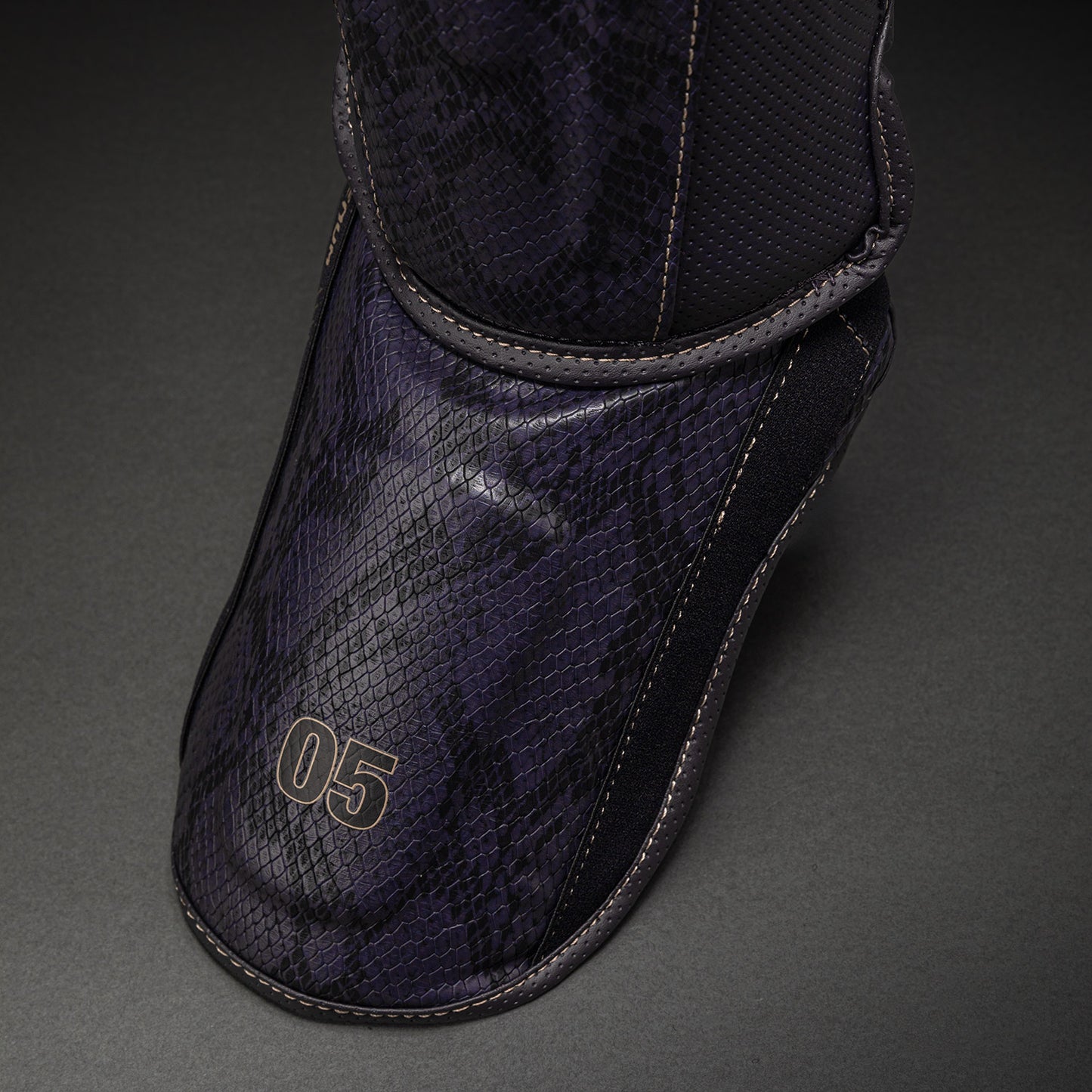 Venum Impact Evo Scales Espinilleras – Púrpura Oscuro