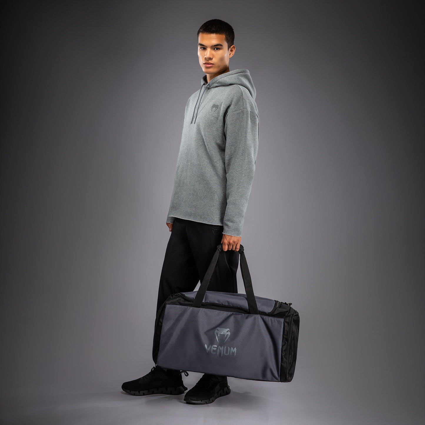Venum Essential Bolsa de Deporte (61 L) - Gris/Negro