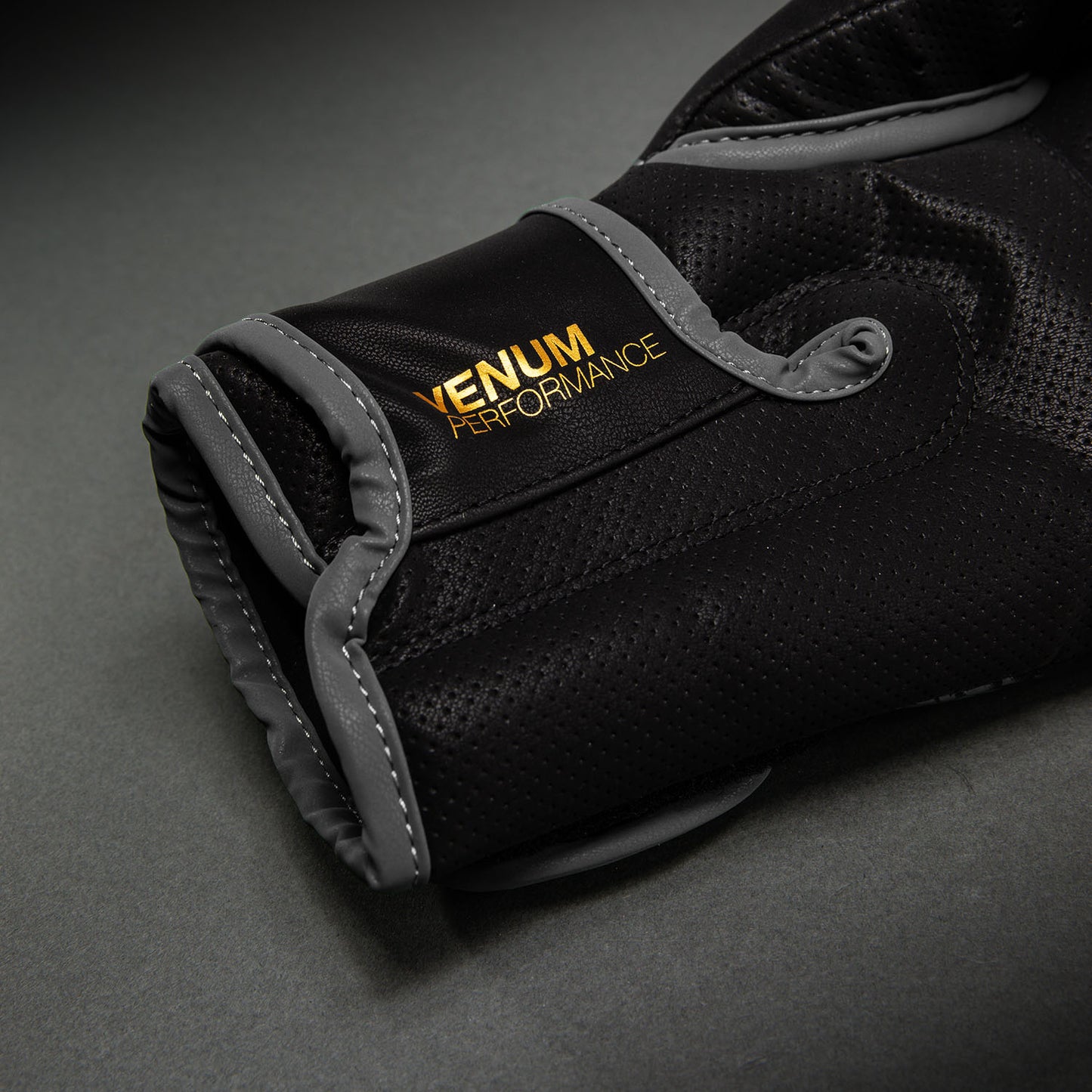 Venum Matupa Guantes de Boxeo - Negro/Gris/Oro