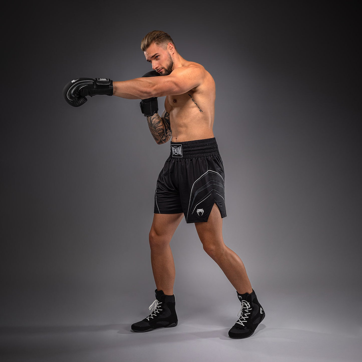 Venum Streamline Short de Boxeo – Negro/Blanco