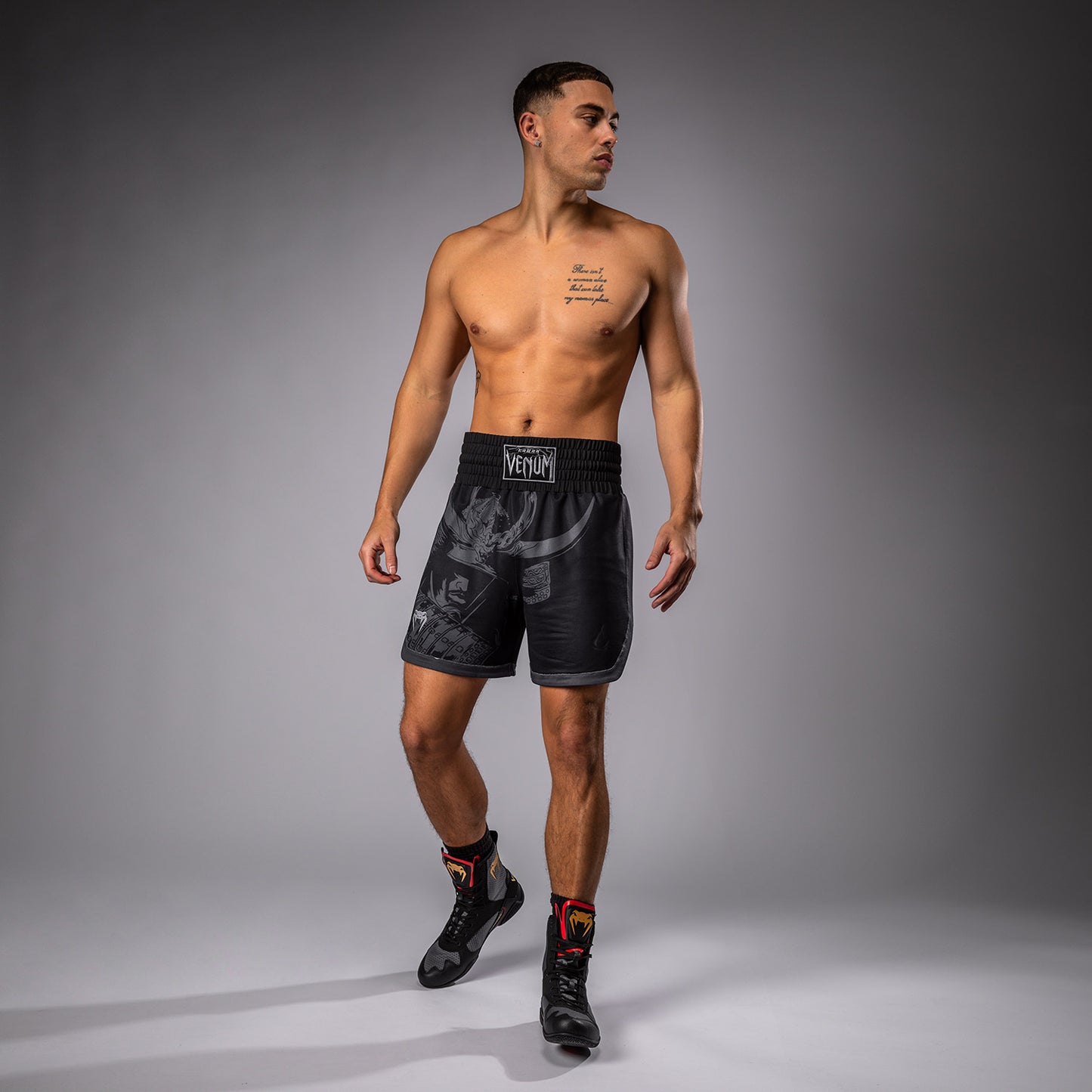 Venum x Assassin’s Creed Shadows Short de boxeo para hombre - Negro