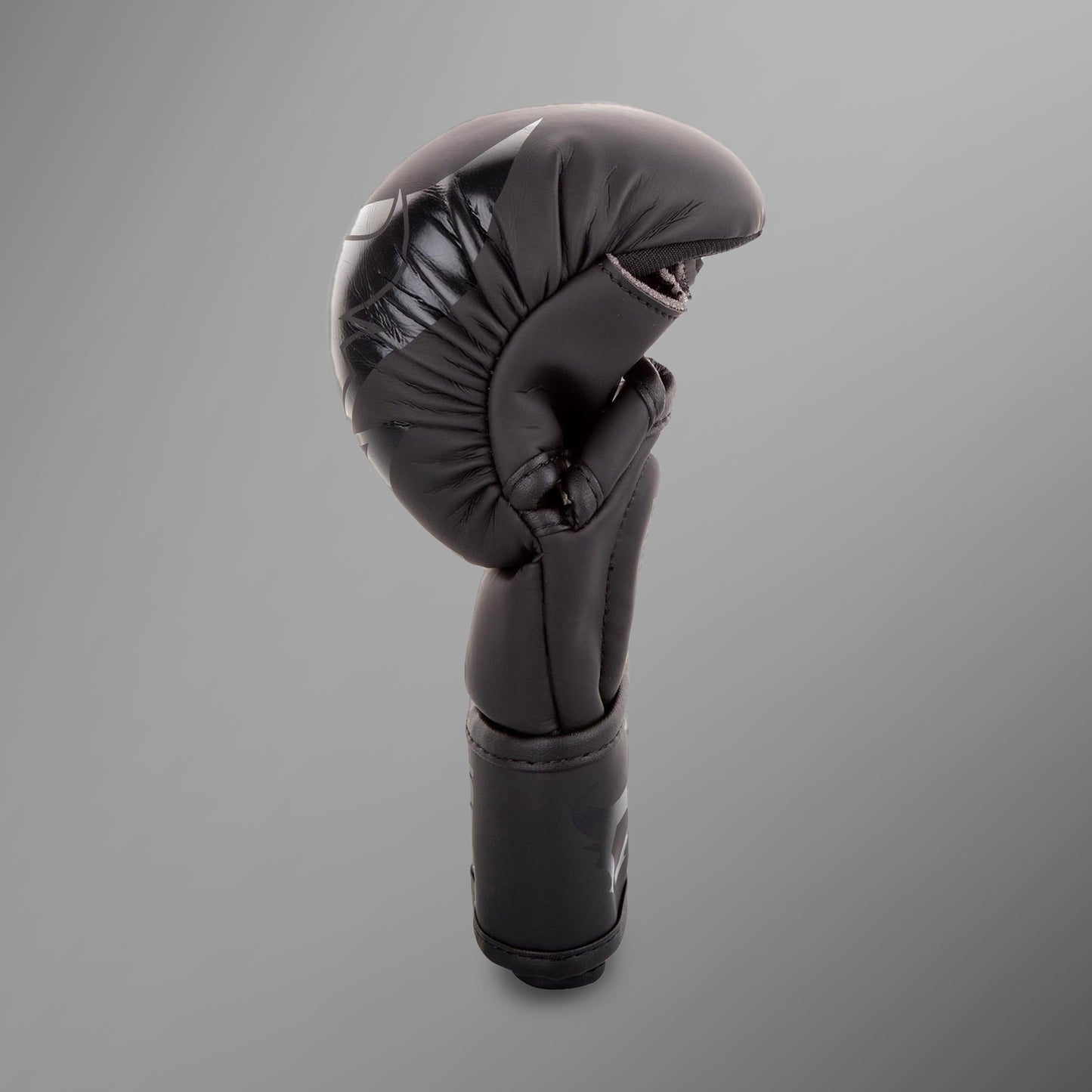 Ringhorns Charger by Venum Guantes de sparring MMA - Negro/Negro