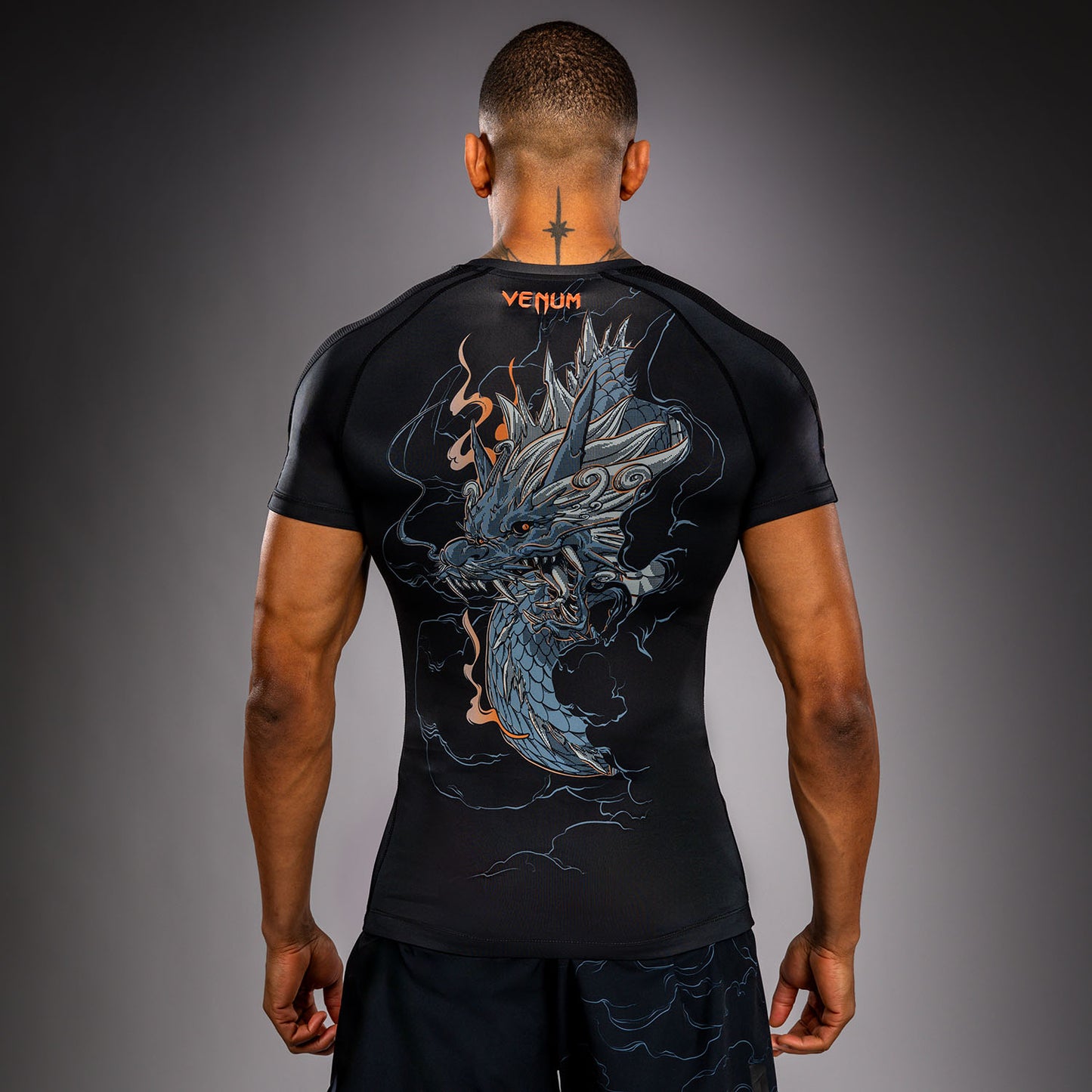 Venum Thunder Dragon Rashguard Manga Corta – Negro/Gris/Cobre