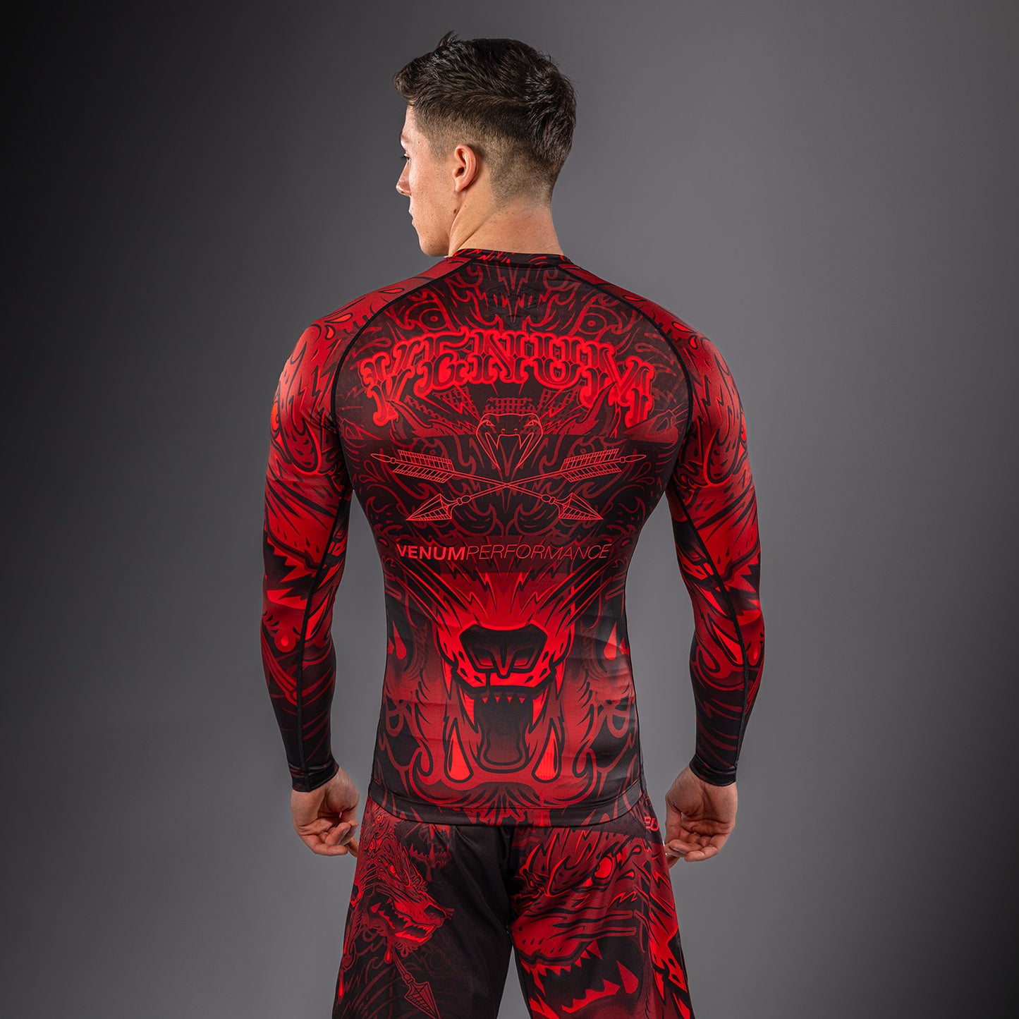 Venum Wolf Atak Rashguard Manga Larga – Negro/Rojo