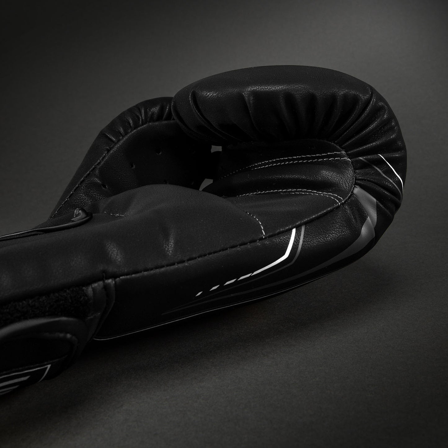 Venum Streamline Guantes de Boxeo – Negro/Blanco