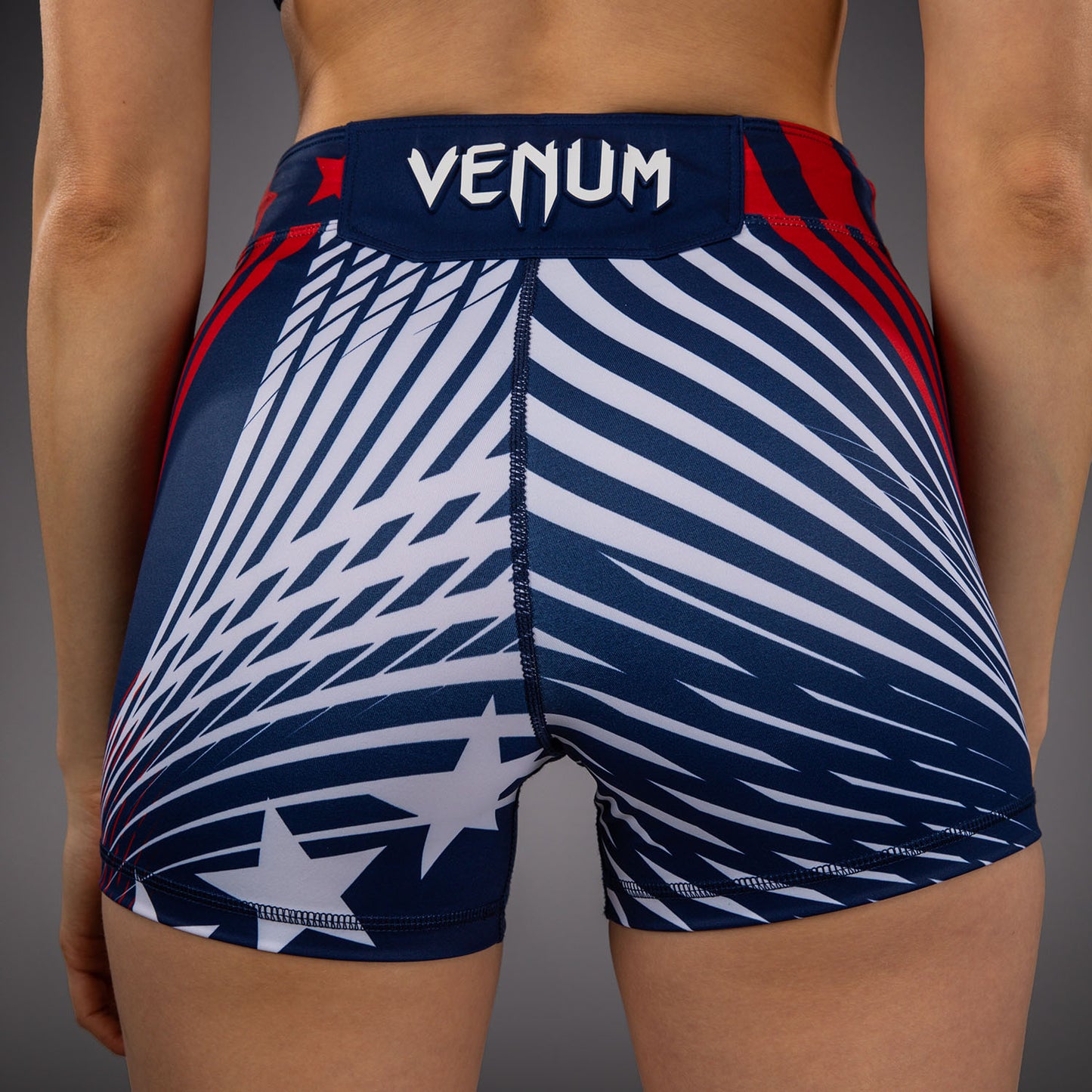 Official UFC Freedom 250 by Venum Authentic Vale Tudo Shorts de ajuste corto para mujer - Azul