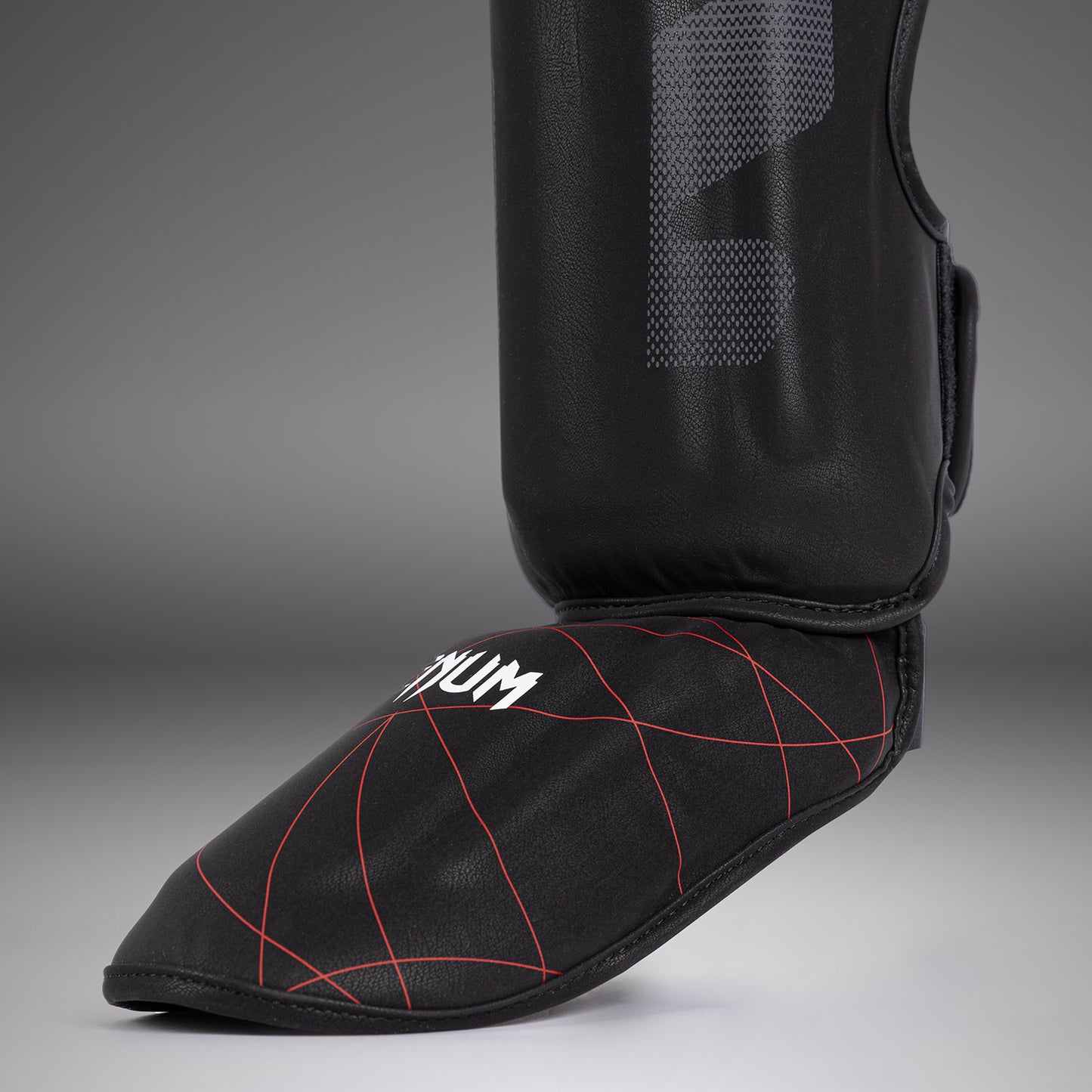 Venum Tactical XT Espinilleras - Negro/Rojo Fuego