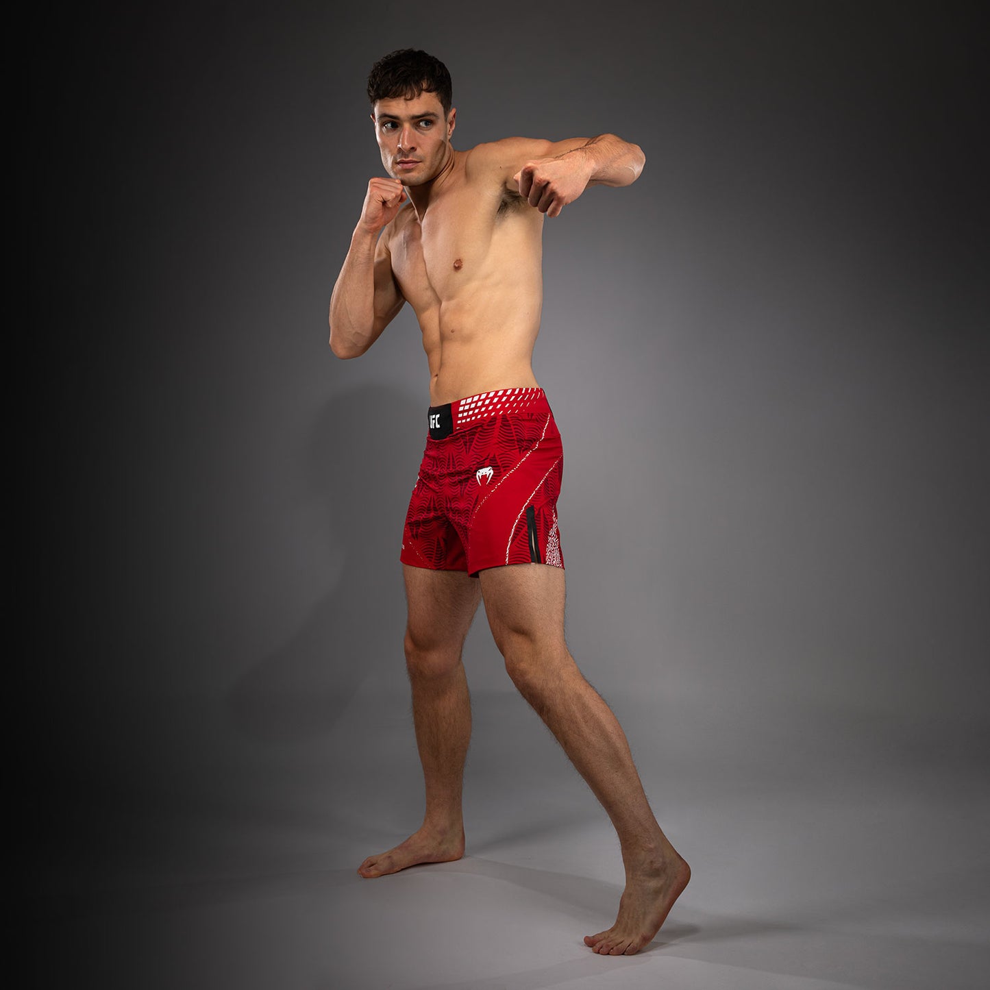 UFC Zenith by Venum Authentic Fight Night Short de pelea ajuste corto Hombre - Rojo