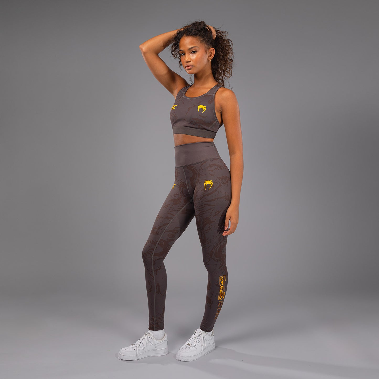 UFC Fusion by Venum Fight Week Leggings de Rendimiento para Mujer - Marrón tierra