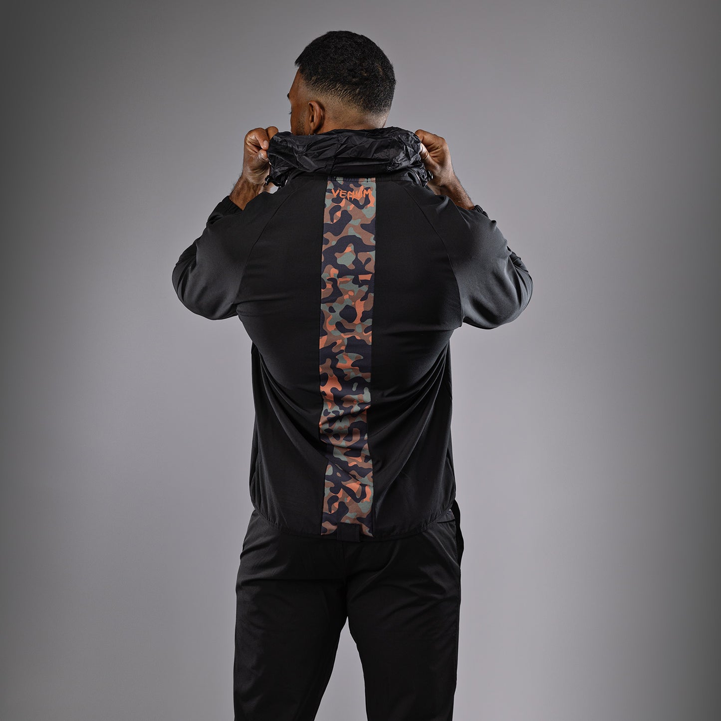 Venum Jungle Ops Chaqueta de chándal para hombre - Negro/Camuflaje Canyon