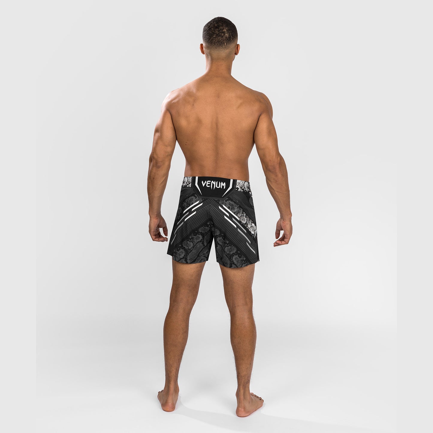 UFC Adrenaline by Venum Personalized Authentic Fight Night Pantalón Corto de Lucha para Hombre - Corte Corto – Negro