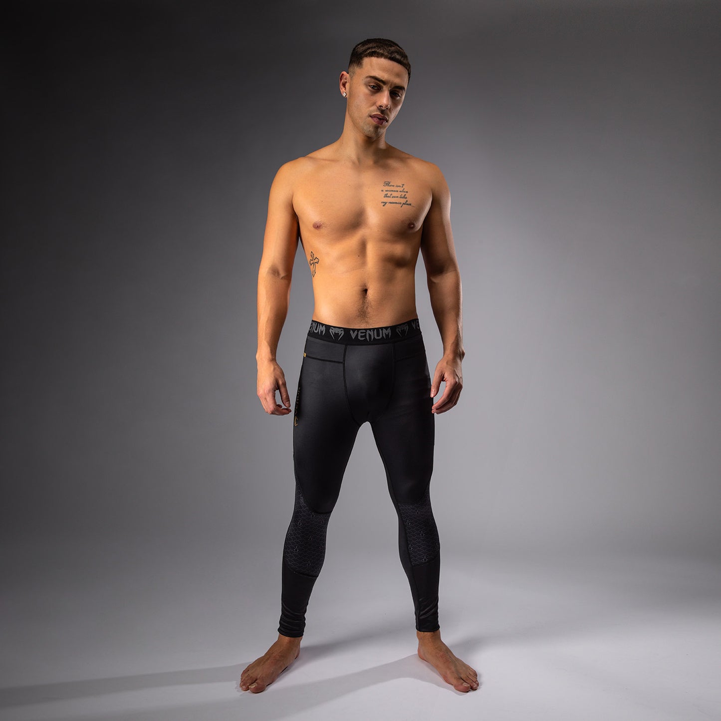 Venum x Assassin’s Creed Shadows Polainas de hombre - Negro/Oro