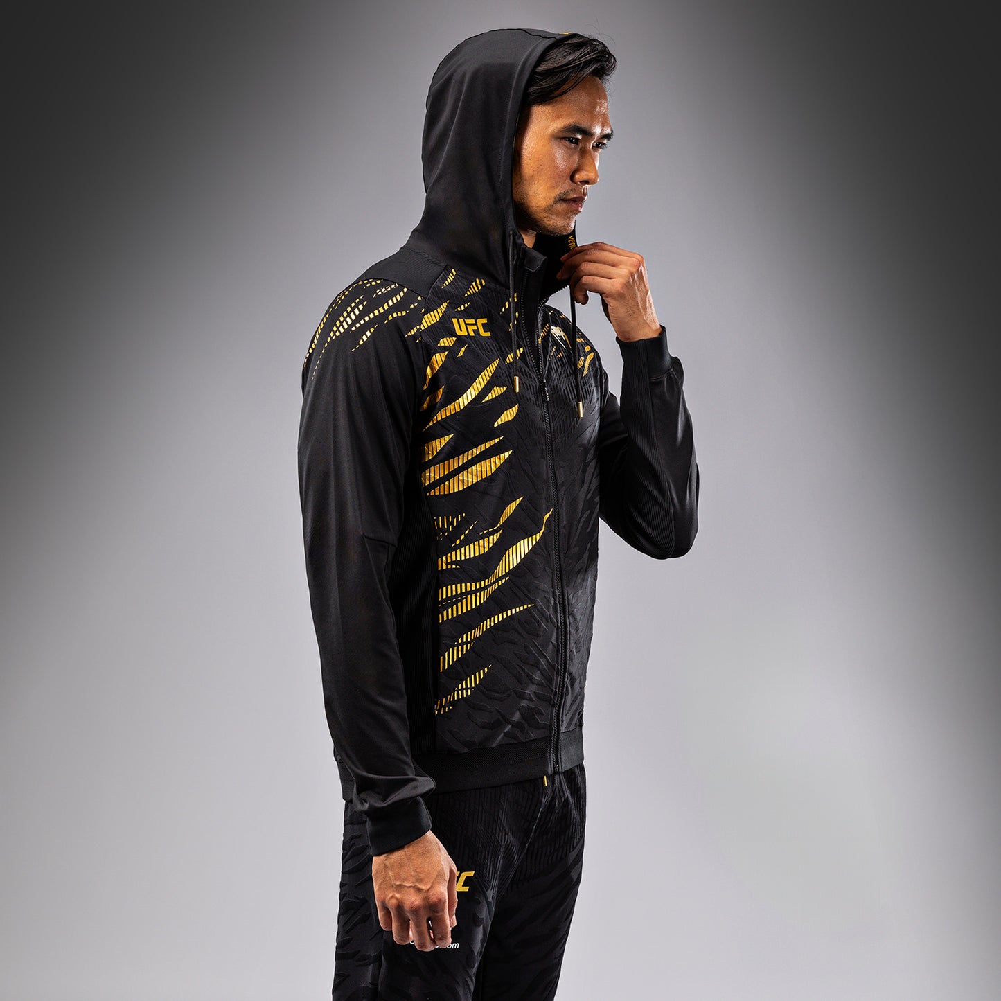 UFC Fusion by Venum Authentic Fight Night Sudadera con Capucha para Hombre - Champion