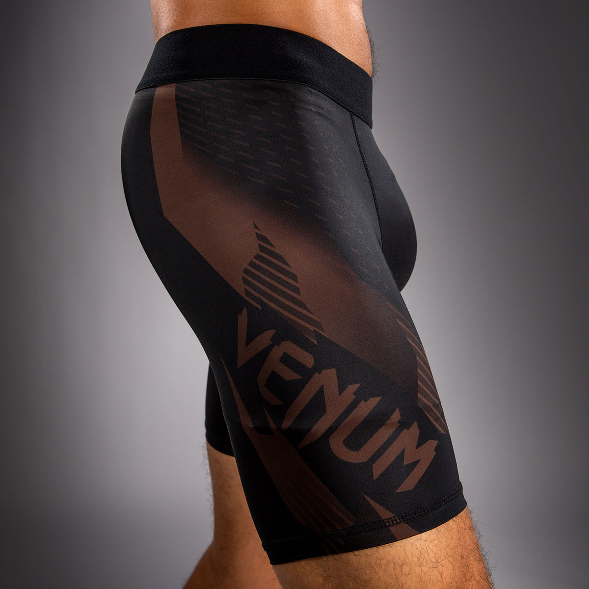 Venum No-Gi 6.0 Pantalón Corto de Compresión - Negro/Marrón