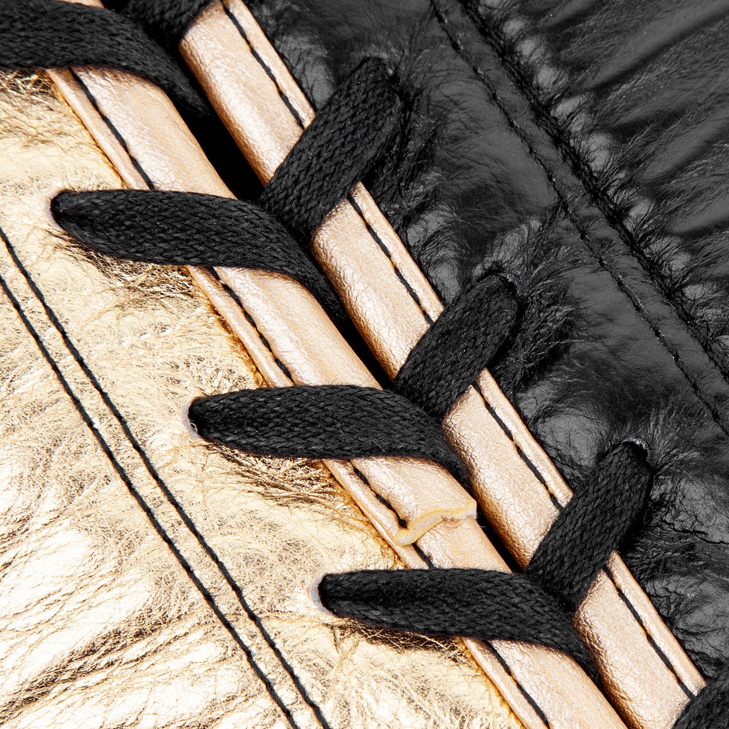 Guantes de boxeo profesionales Venum Hammer con cordones - Negro/Dorado