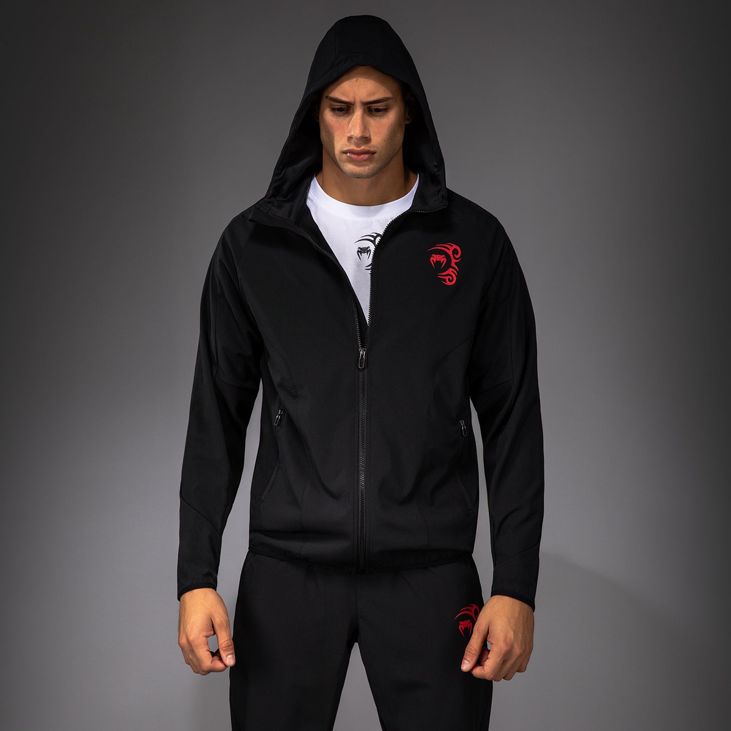 Venum x Mike Tyson Tiger Track Jacket - Negro Profundo/Rojo Intenso