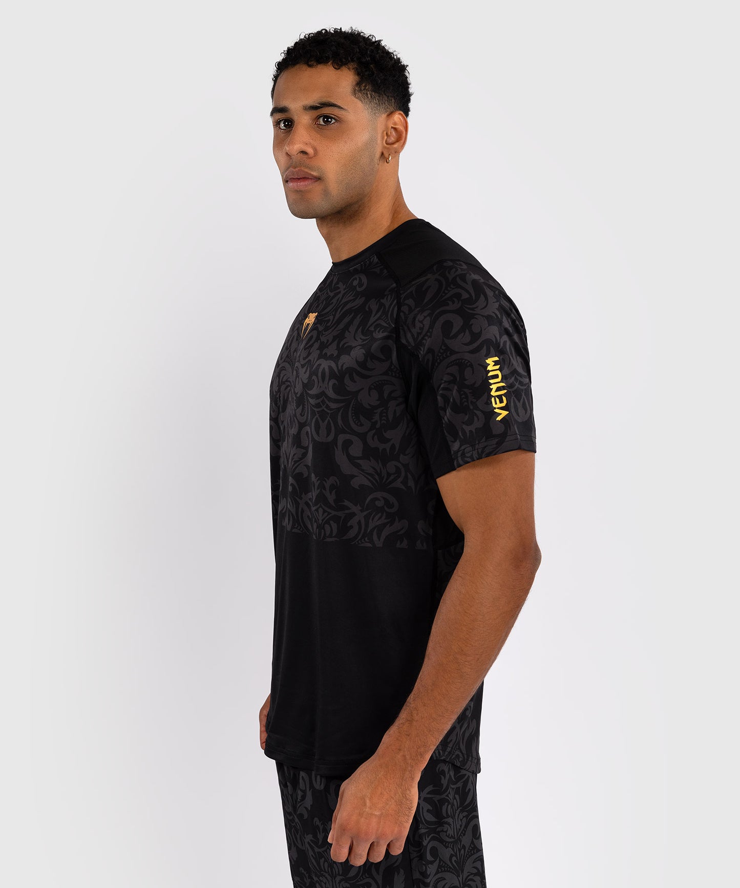 Venum x Topuria Unmatched Edition Camiseta Dry-Tech - Negro/Dorado