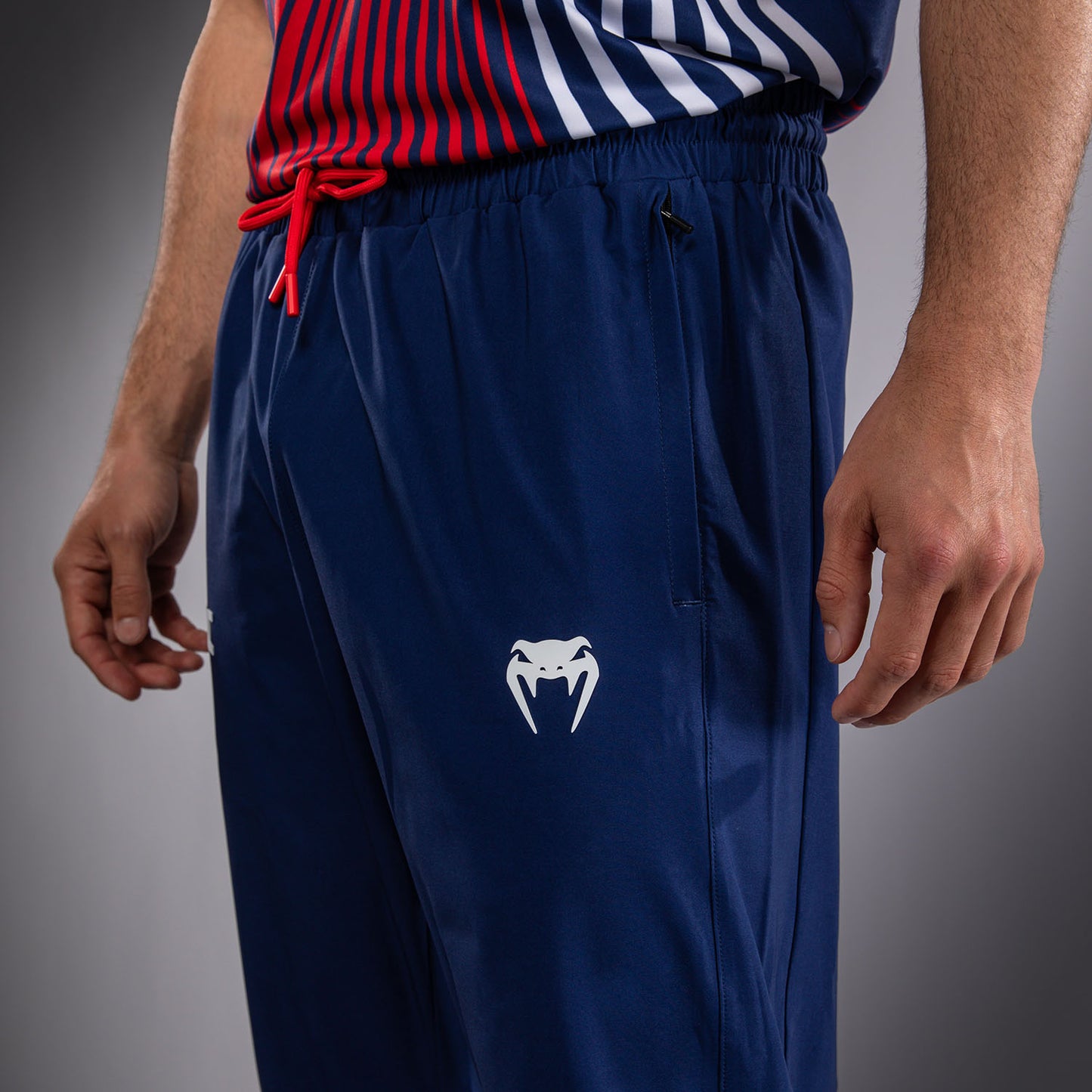 Official UFC Freedom 250 by Venum Authentic Fight Night Walkout Pantalón para hombre - Azul