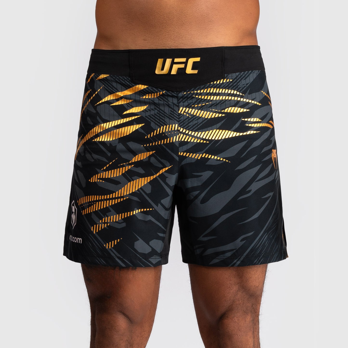 UFC Fusion by Venum Personalizados Authentic Fight Night Shorts de Lucha para Hombre - Ajuste Corto - Campeón