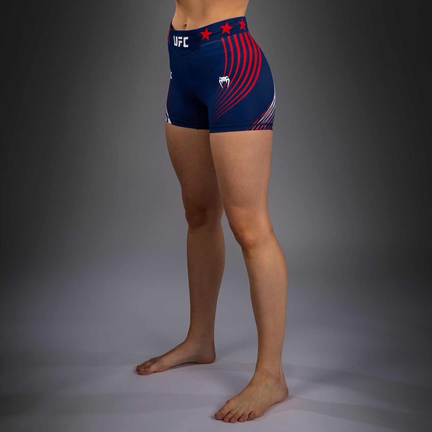 Official UFC Freedom 250 by Venum Authentic Vale Tudo Shorts de ajuste corto para mujer - Azul