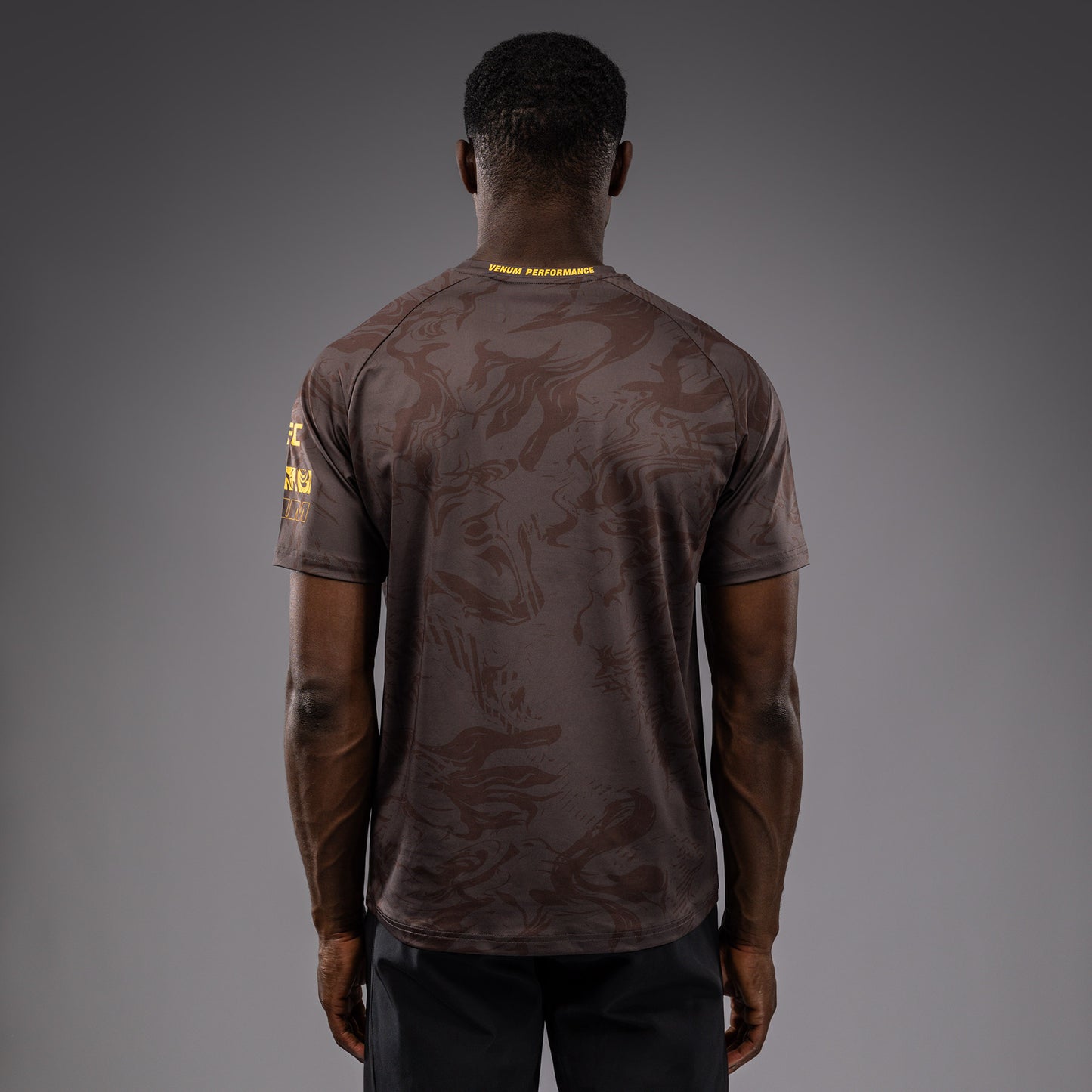 UFC Fusion by Venum Fight Week Camiseta Dry-Tech para Hombre - Marrón tierra