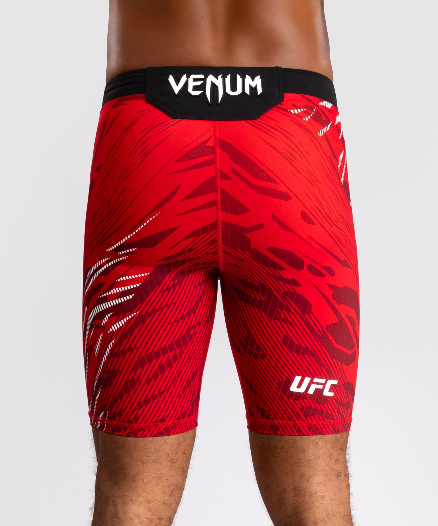 UFC Fusion by Venum Authentic Fight Night Vale Tudo Shorts para Hombre - Rojo