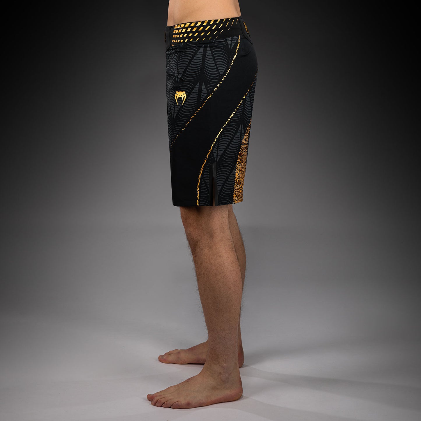 UFC Zenith by Venum Authentic Fight Night Short de pelea ajuste largo Hombre - Champion