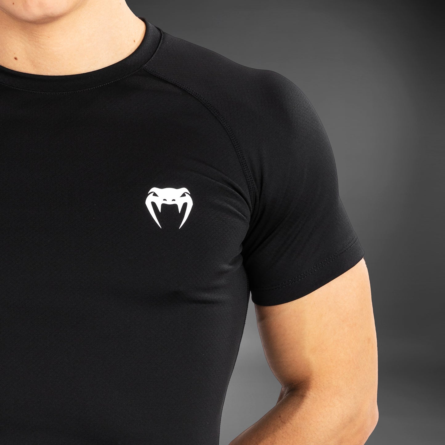 Venum Contender Lycra de manga corta para hombre - Negro/Blanco