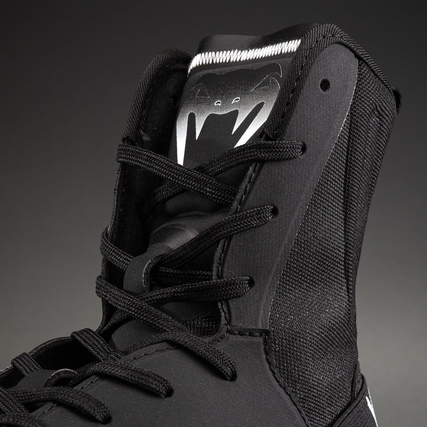 Venum Elite Neo Zapatillas de Boxeo – Negro/Blanco