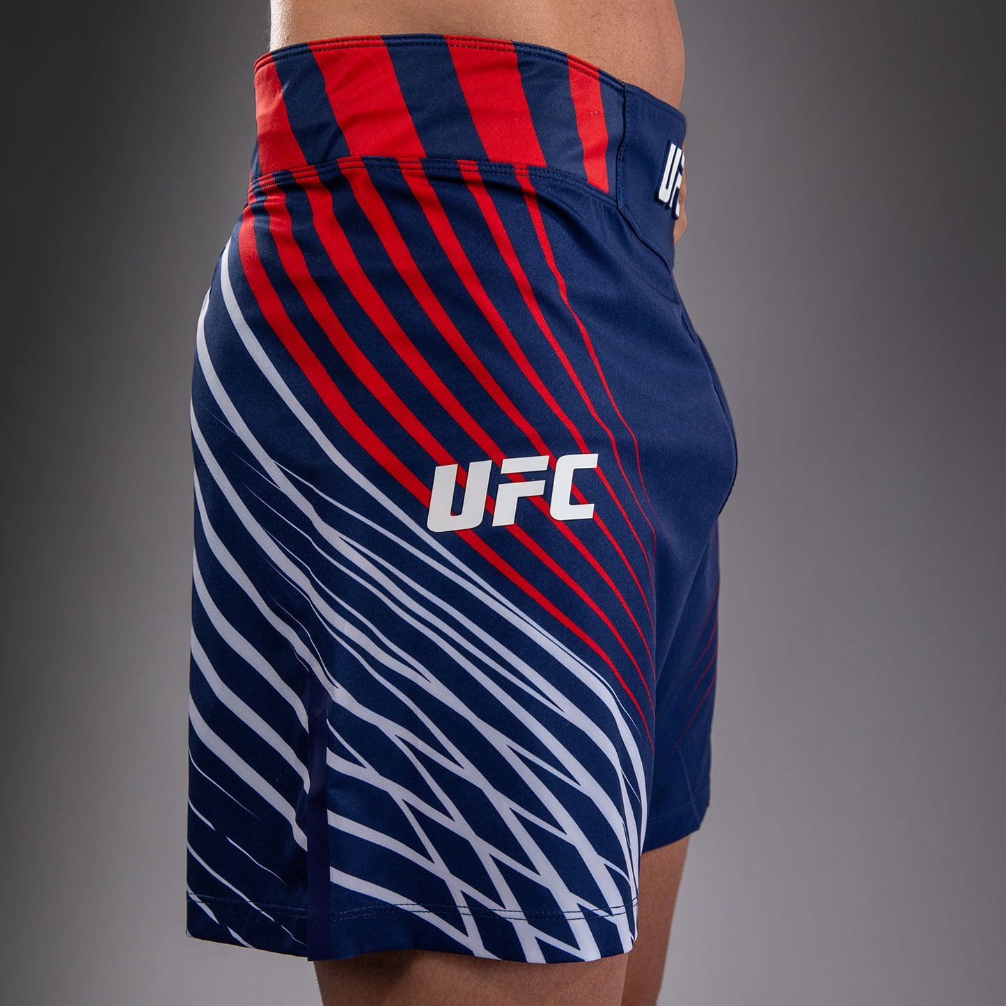 Official UFC Freedom 250 by Venum Authentic Fight Night Fight Shorts de ajuste corto para hombre - Azul