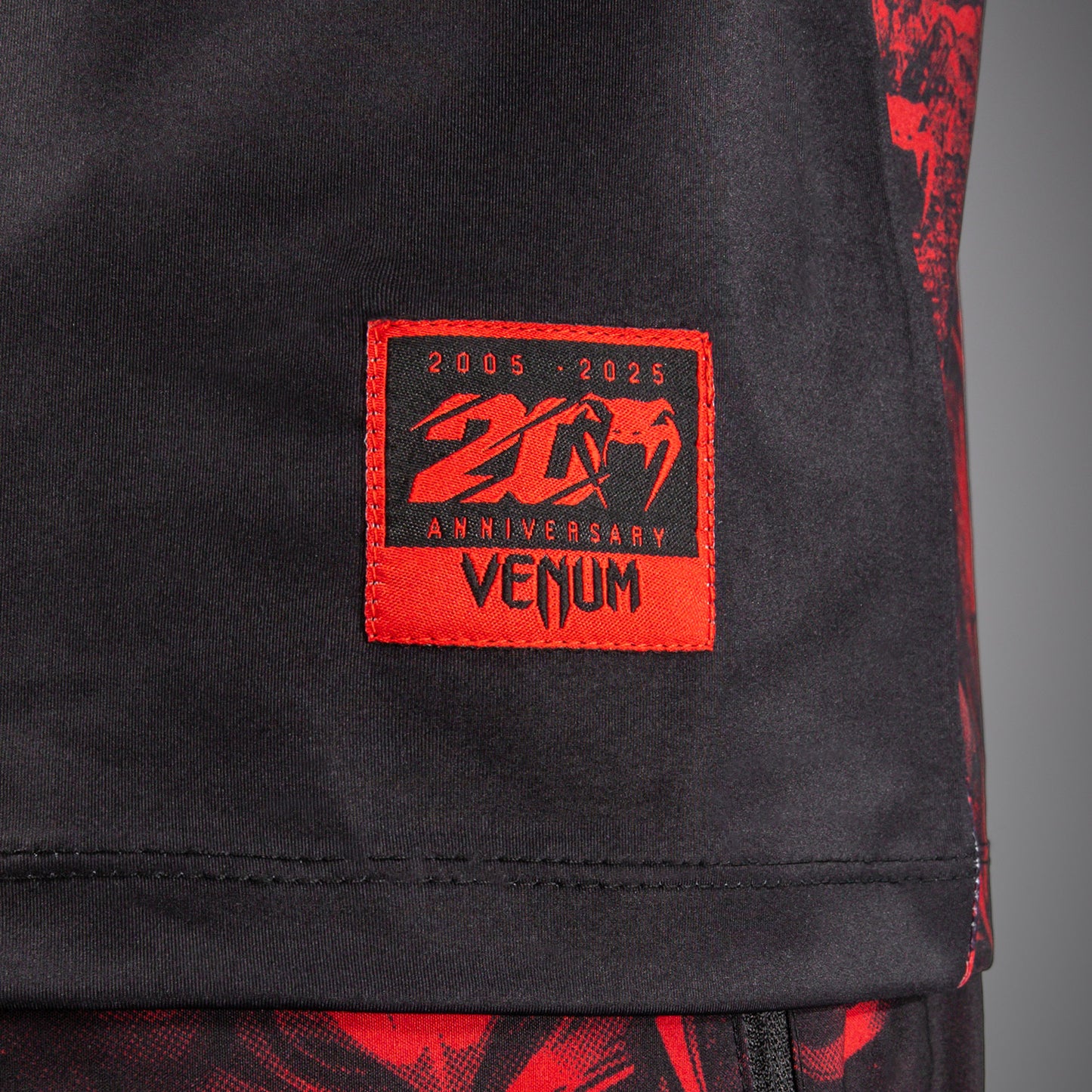 Venum 20th Anniversary Camiseta Dry Tech - Negro/Rojo