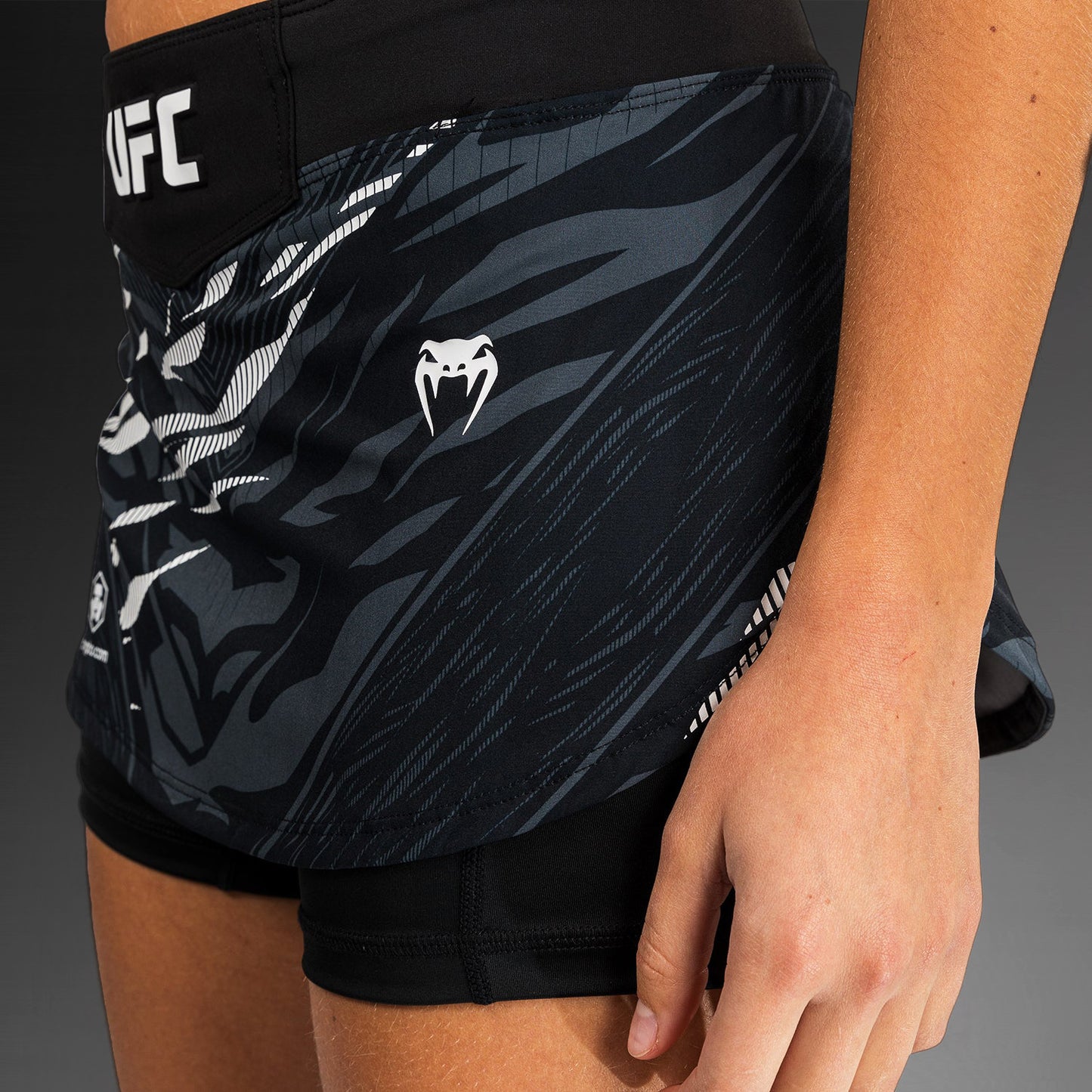 UFC Fusion by Venum Authentic Fight Night Pantalón para Mujer - Negra