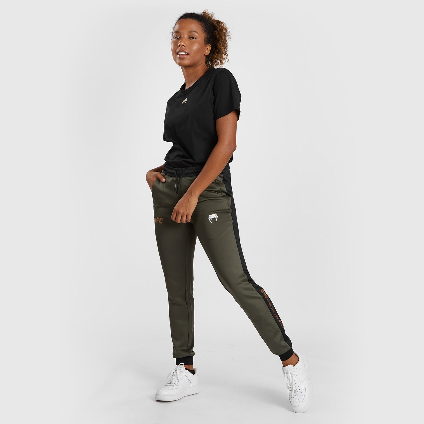 UFC Adrenaline by Venum Fight Week Pantalón Jogging Performance para Mujer - Caqui/Bronce