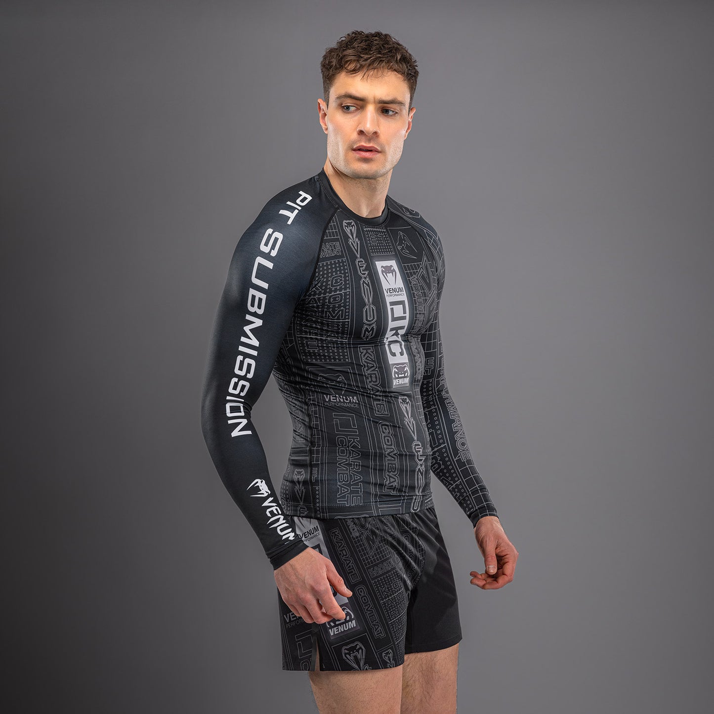 Karate Combat by Venum Rashguard Manga Larga – Negro/Gris